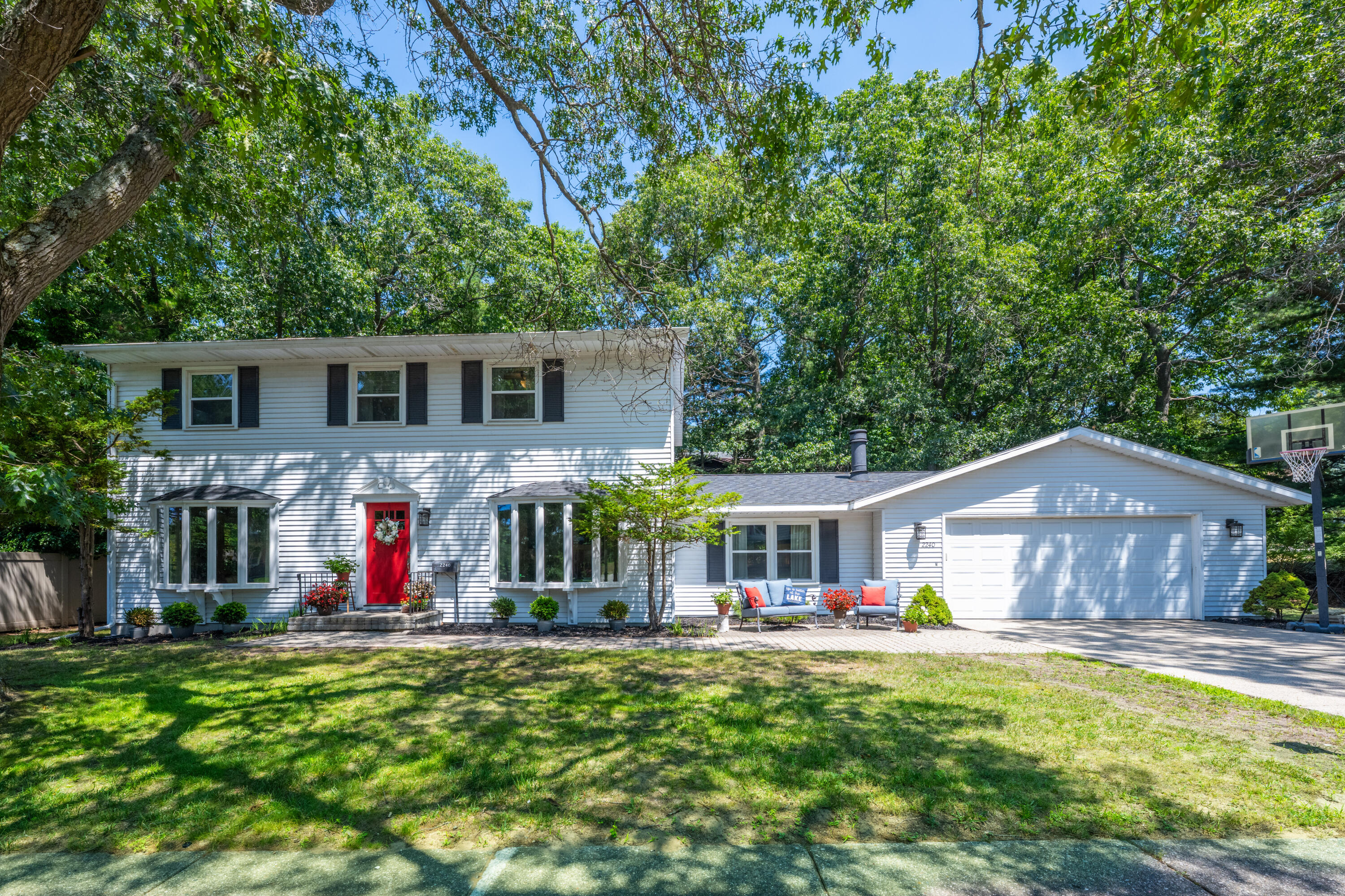 2240 Pleasant Hill Drive Norton Shores MI 49441