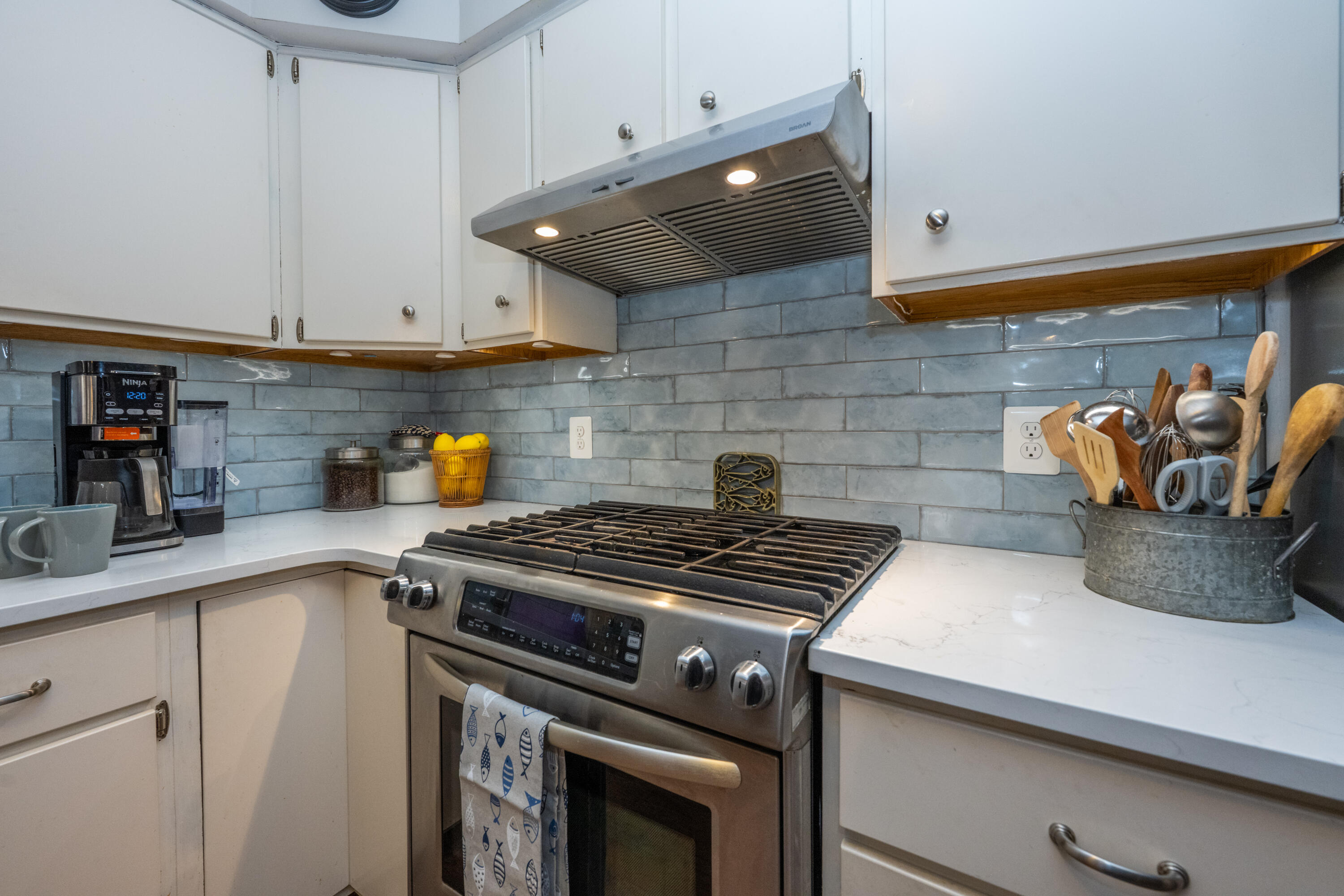 2240 Pleasant Hill Drive Norton Shores MI 49441