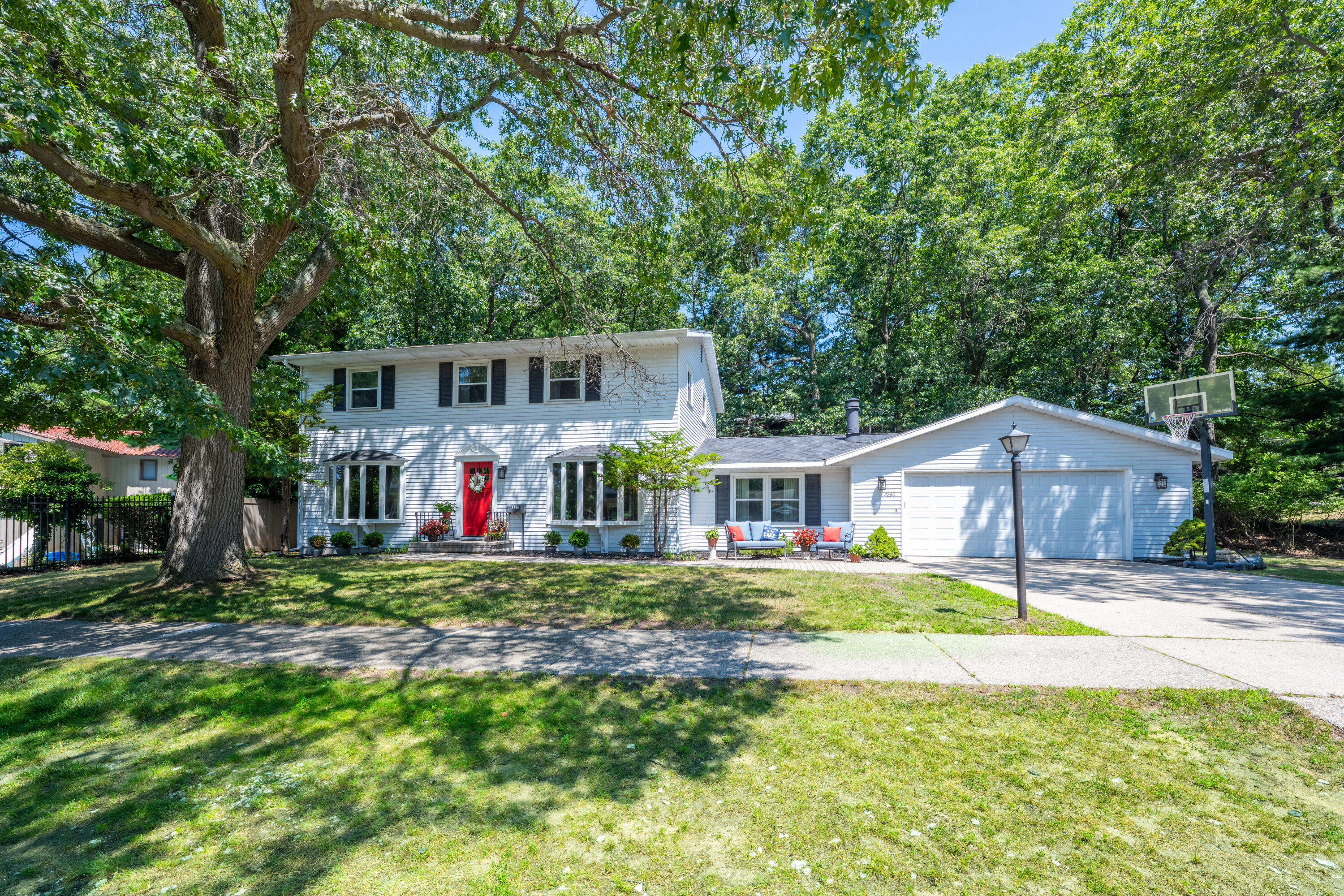 2240 Pleasant Hill Drive Norton Shores MI 49441