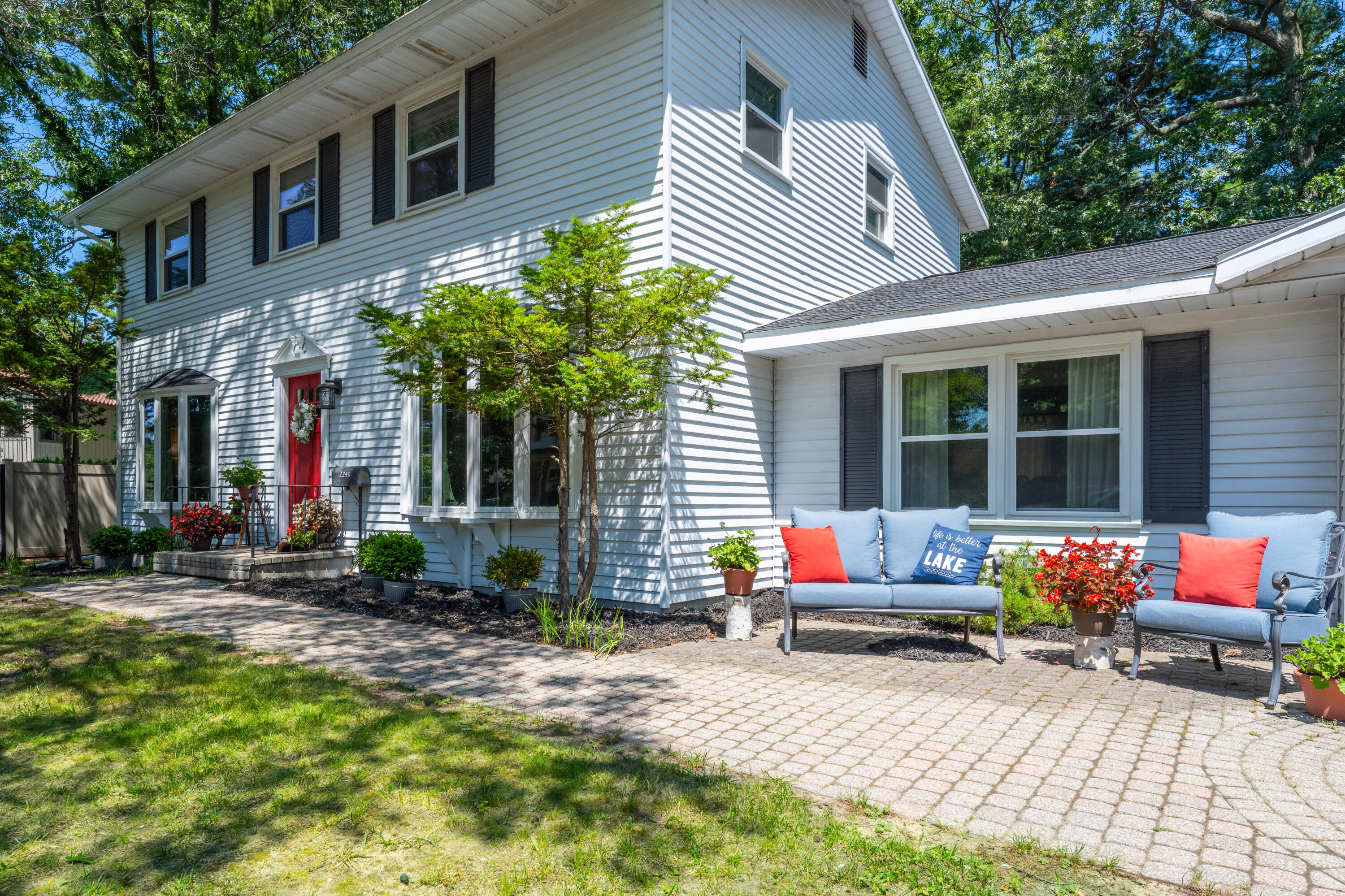 2240 Pleasant Hill Drive Norton Shores MI 49441