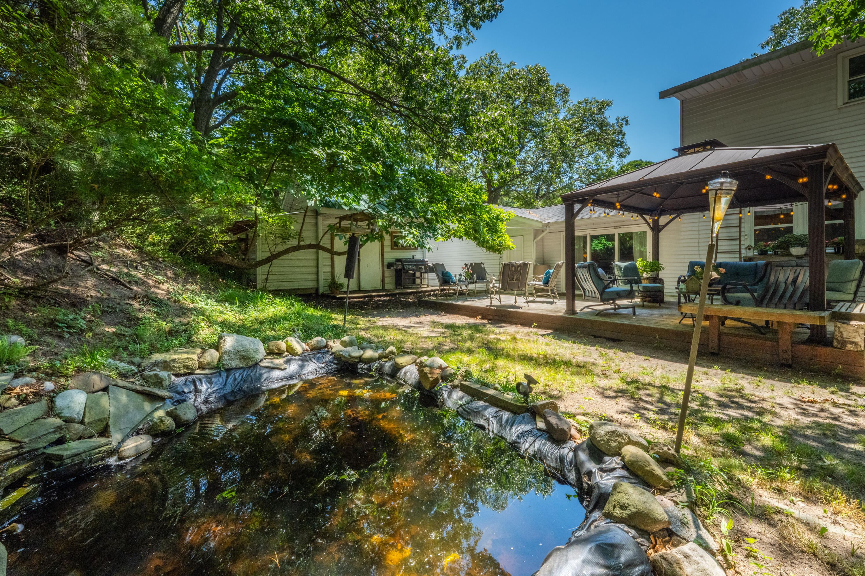 2240 Pleasant Hill Drive Norton Shores MI 49441