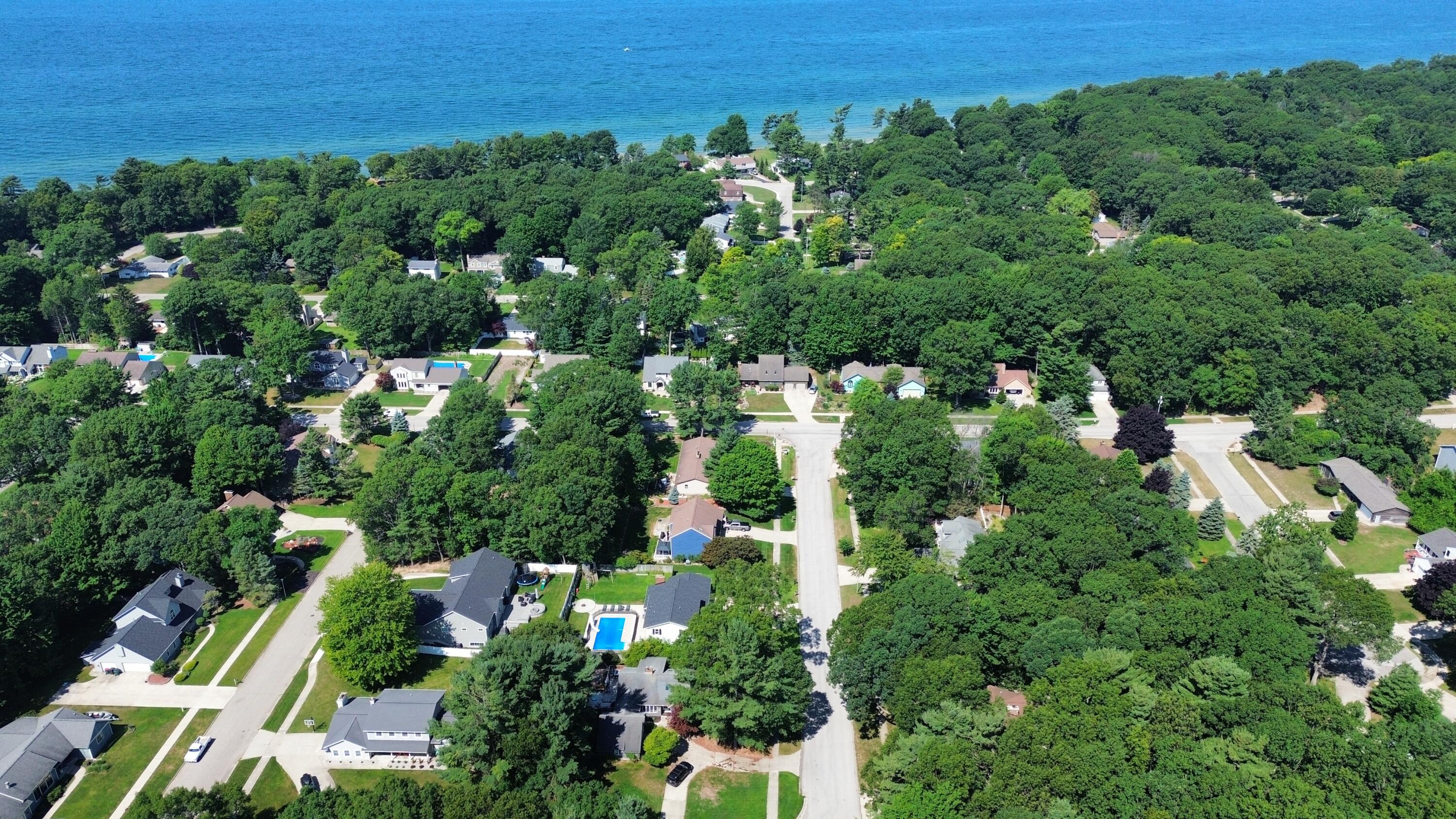 2240 Pleasant Hill Drive Norton Shores MI 49441
