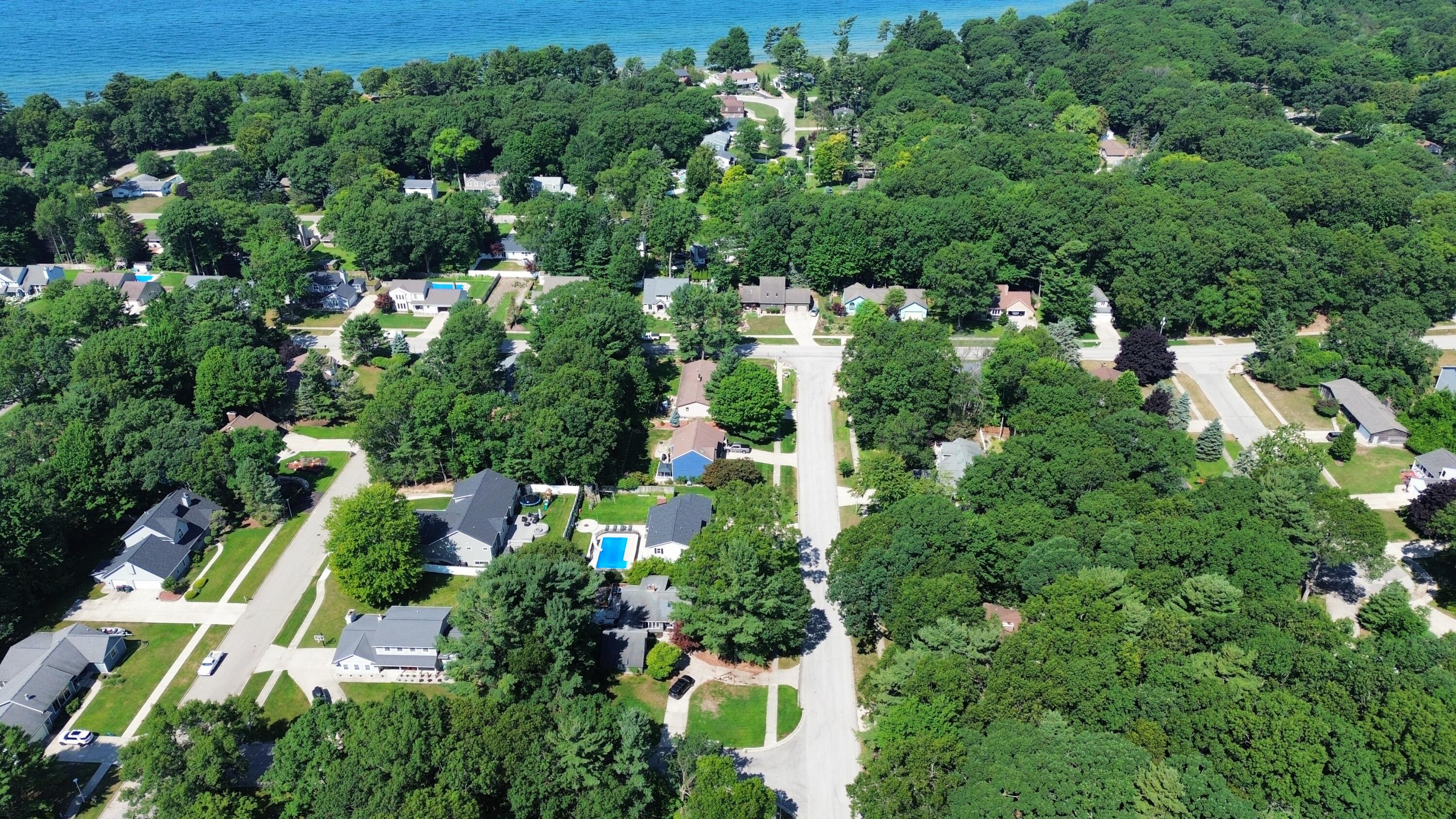 2240 Pleasant Hill Drive Norton Shores MI 49441