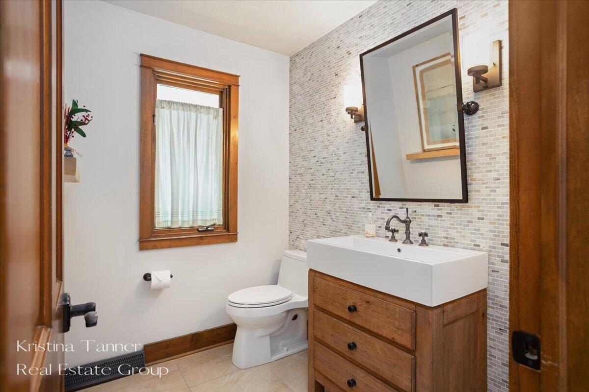 1585 Tammarron Avenue SE Grand Rapids MI 49546