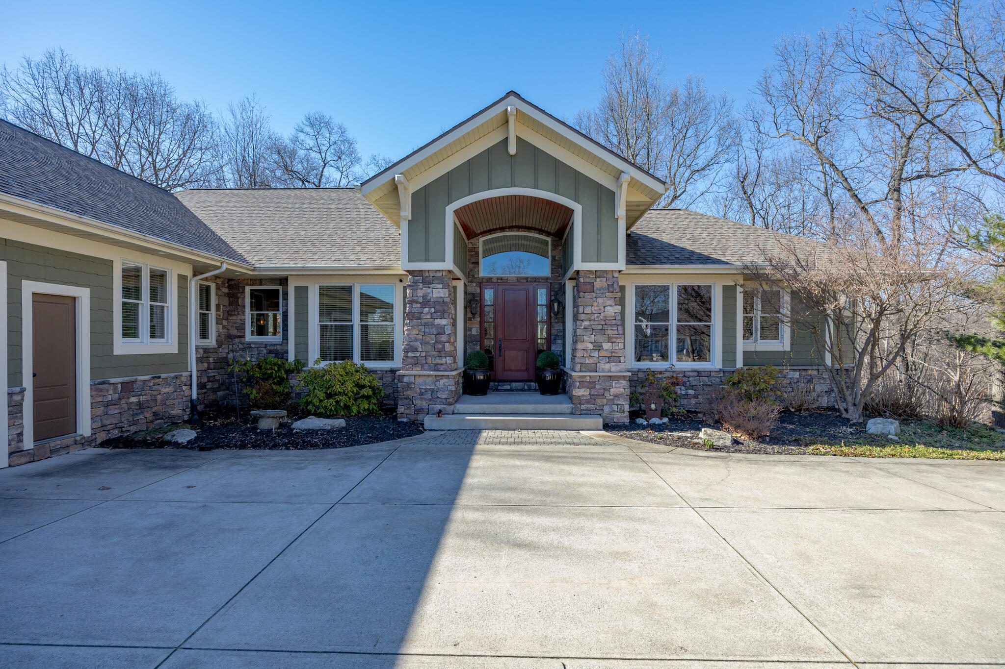 4209 N Oak Pointe NE Grand Rapids MI 49525