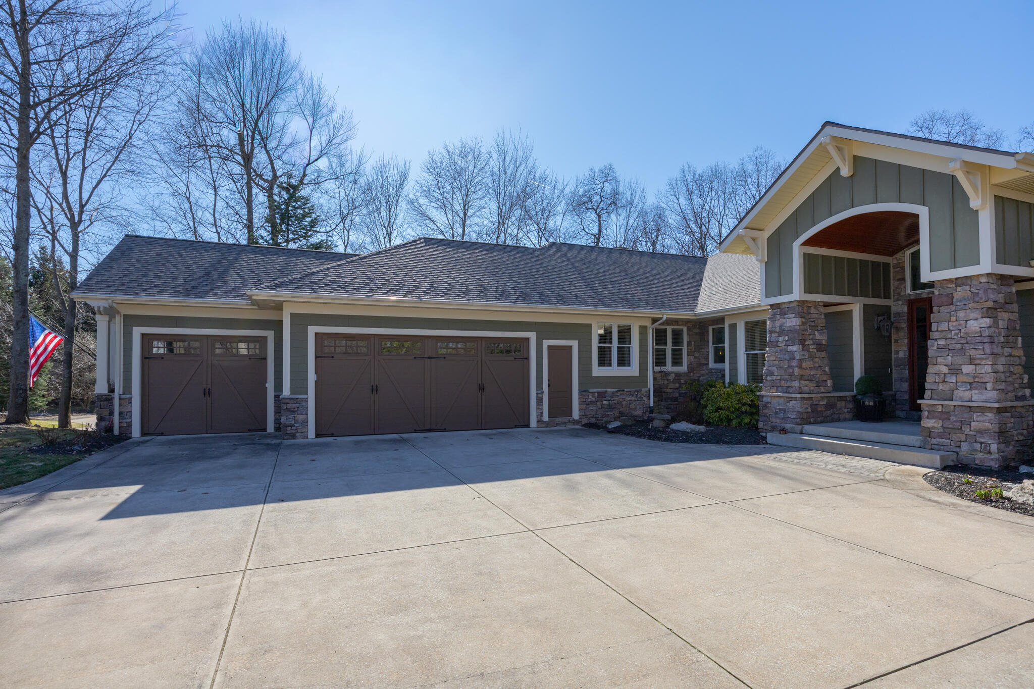 4209 N Oak Pointe NE Grand Rapids MI 49525