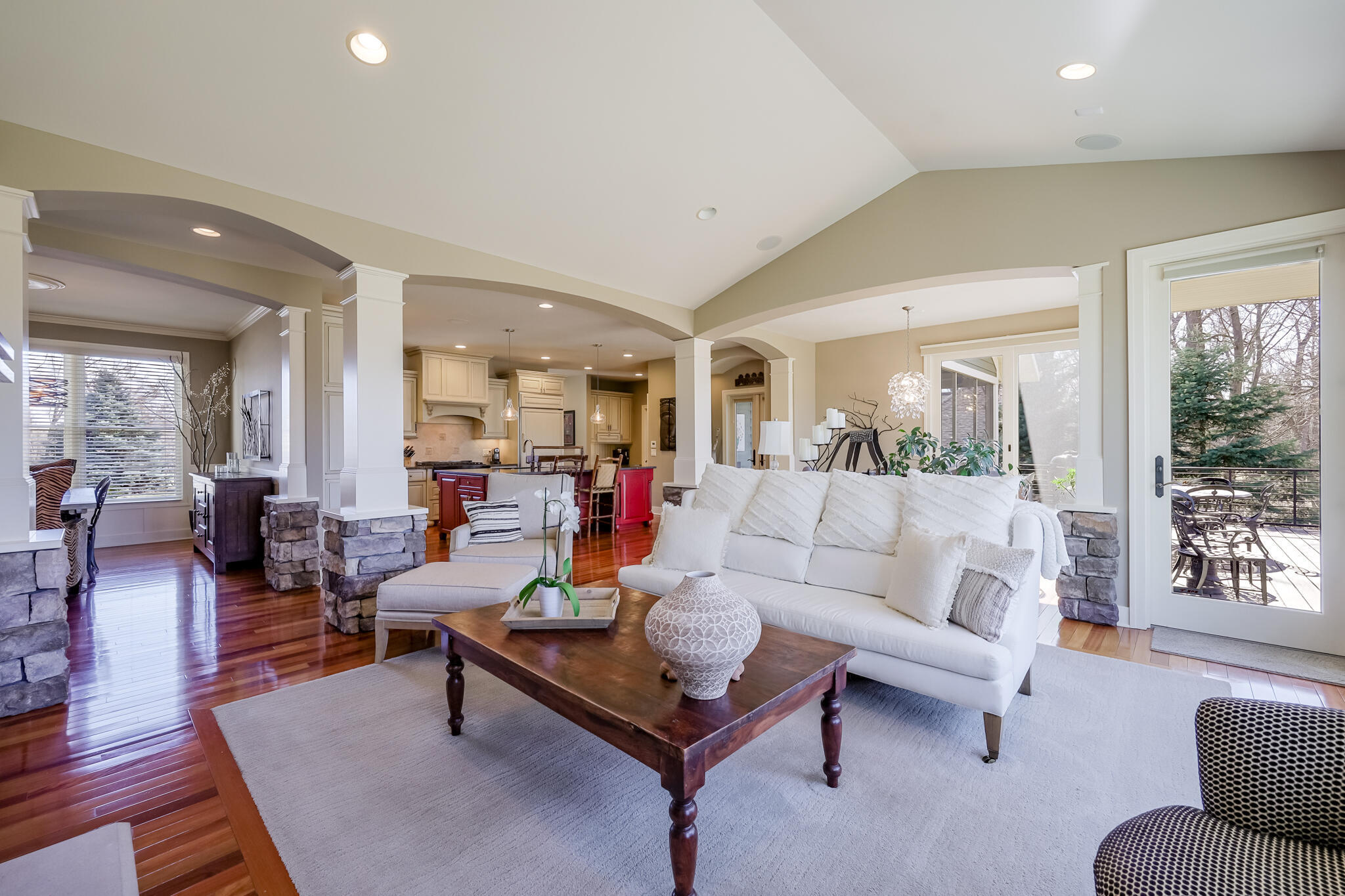 4209 N Oak Pointe NE Grand Rapids MI 49525