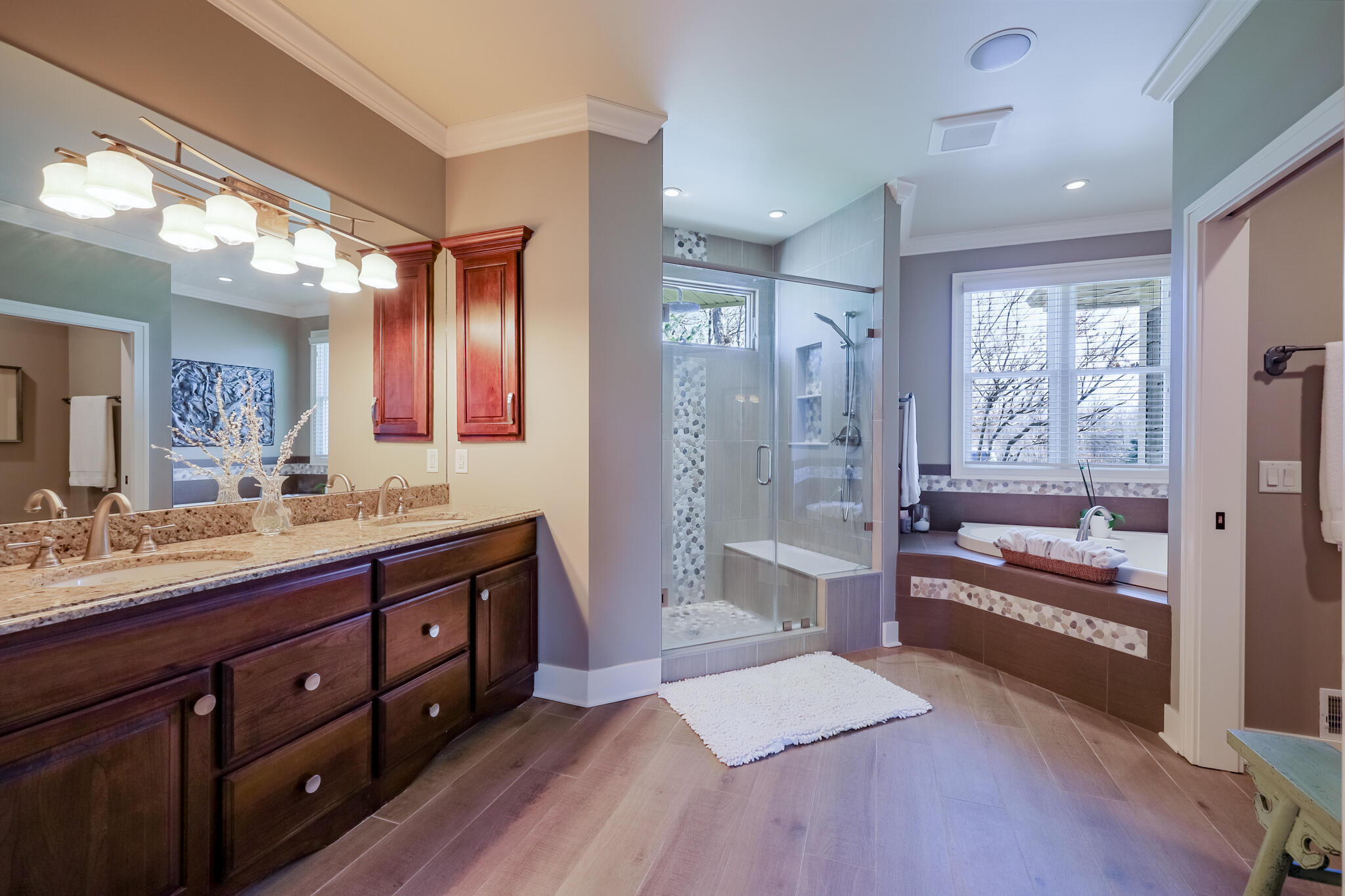 4209 N Oak Pointe NE Grand Rapids MI 49525