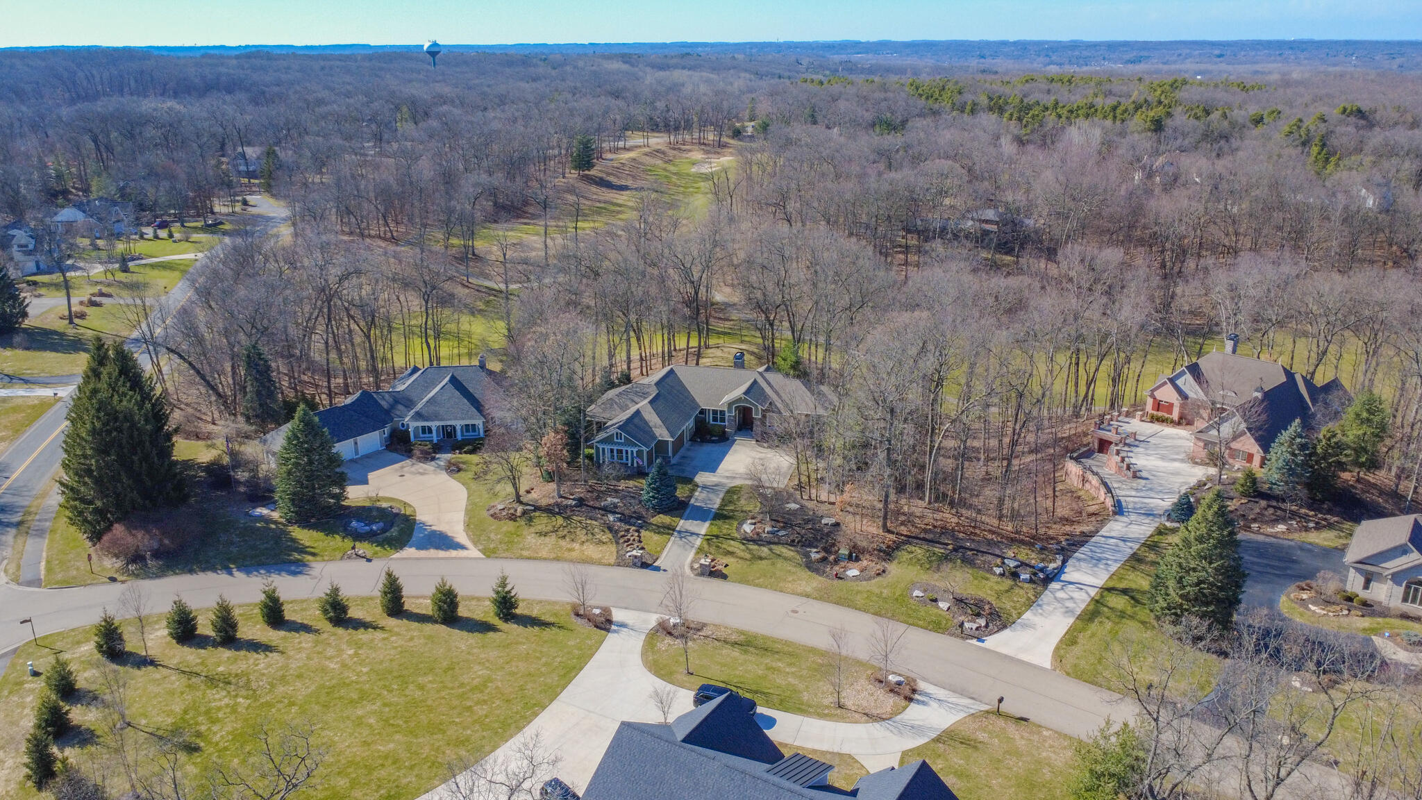 4209 N Oak Pointe NE Grand Rapids MI 49525