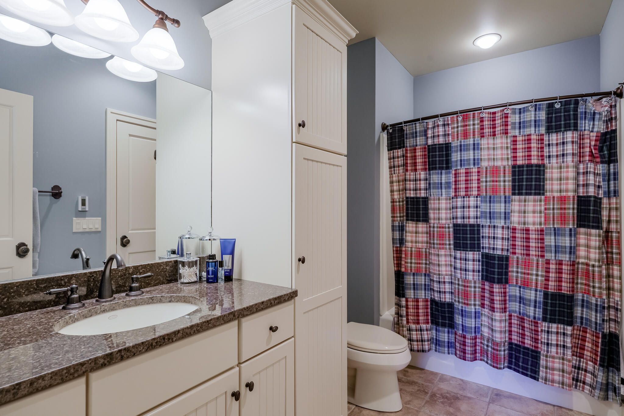 4209 N Oak Pointe NE Grand Rapids MI 49525