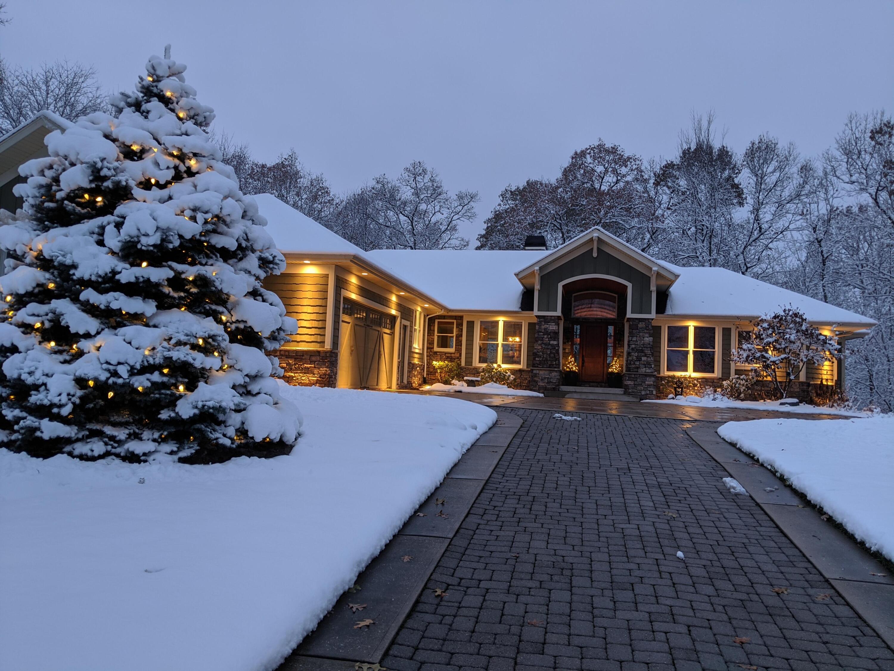 4209 N Oak Pointe NE Grand Rapids MI 49525