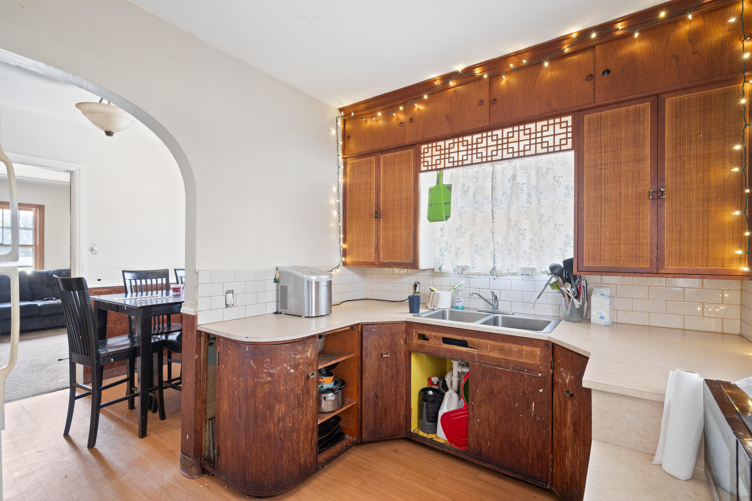 283 W 16th Street Holland MI 49423