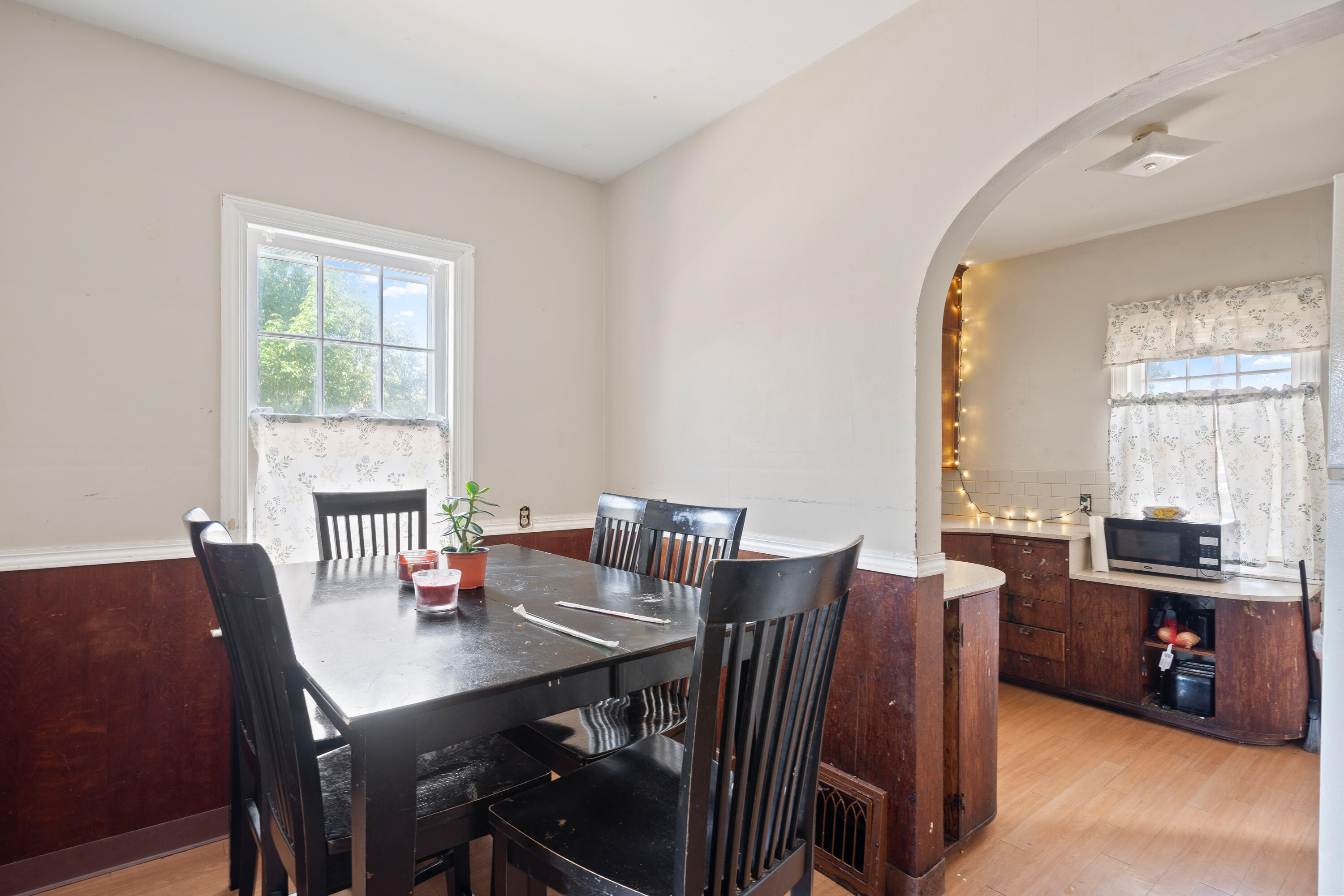 283 W 16th Street Holland MI 49423