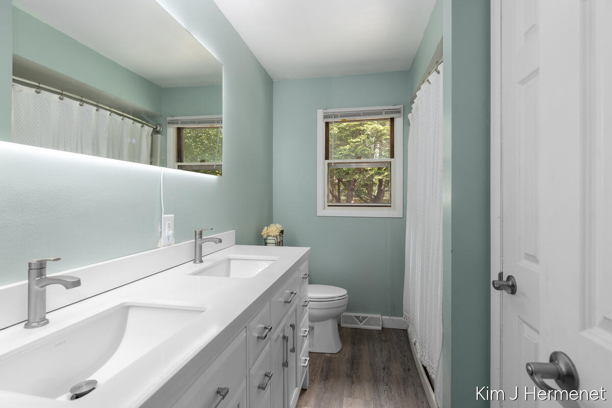 2508 Greenings Avenue NE Grand Rapids MI 49525