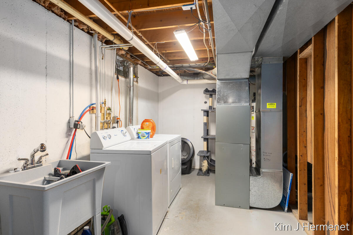 2508 Greenings Avenue NE Grand Rapids MI 49525