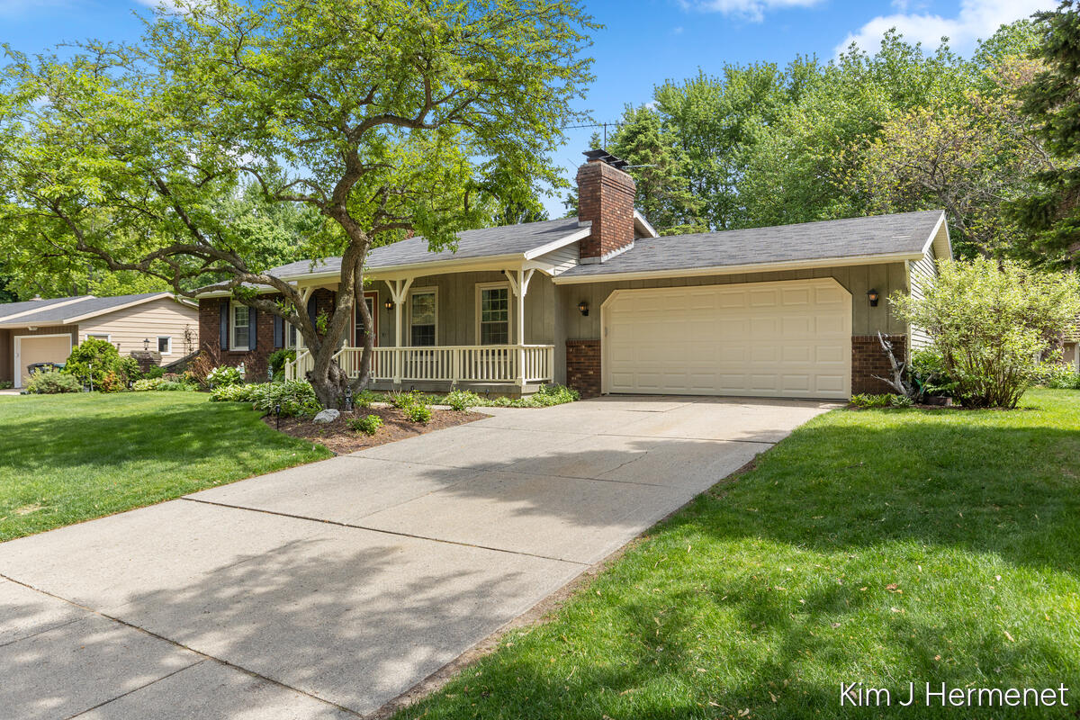 2508 Greenings Avenue NE Grand Rapids MI 49525