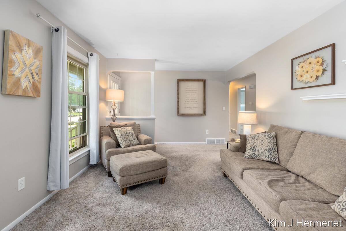2508 Greenings Avenue NE Grand Rapids MI 49525