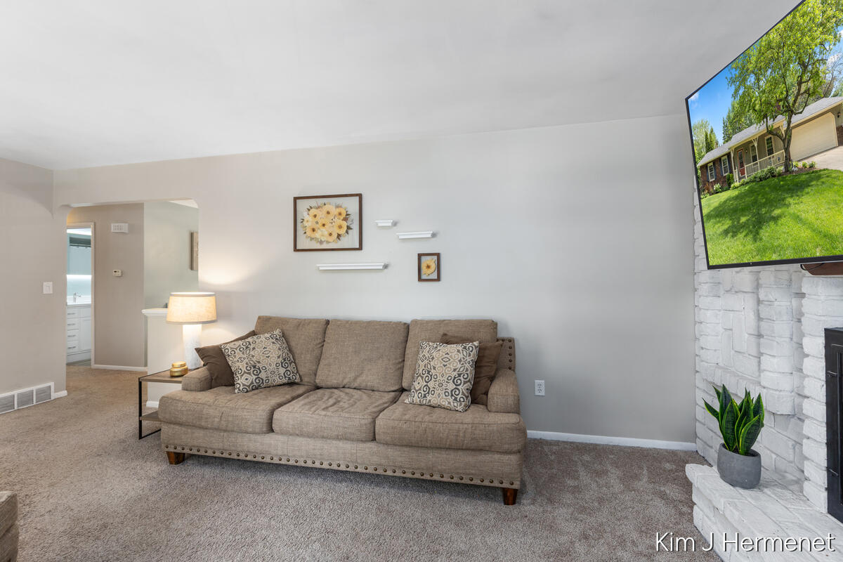 2508 Greenings Avenue NE Grand Rapids MI 49525