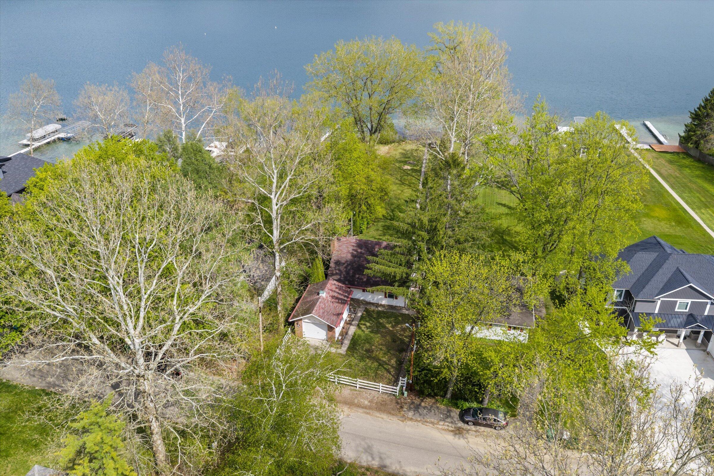 65351 E Peninsula Drive Cassopolis MI 49031
