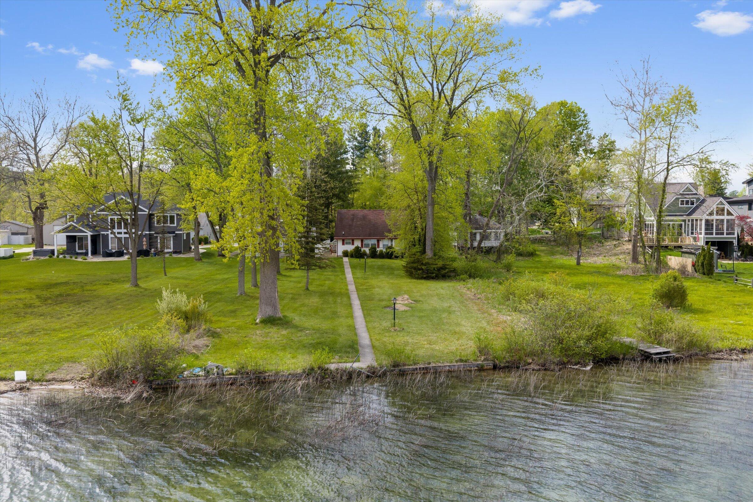 65351 E Peninsula Drive Cassopolis MI 49031