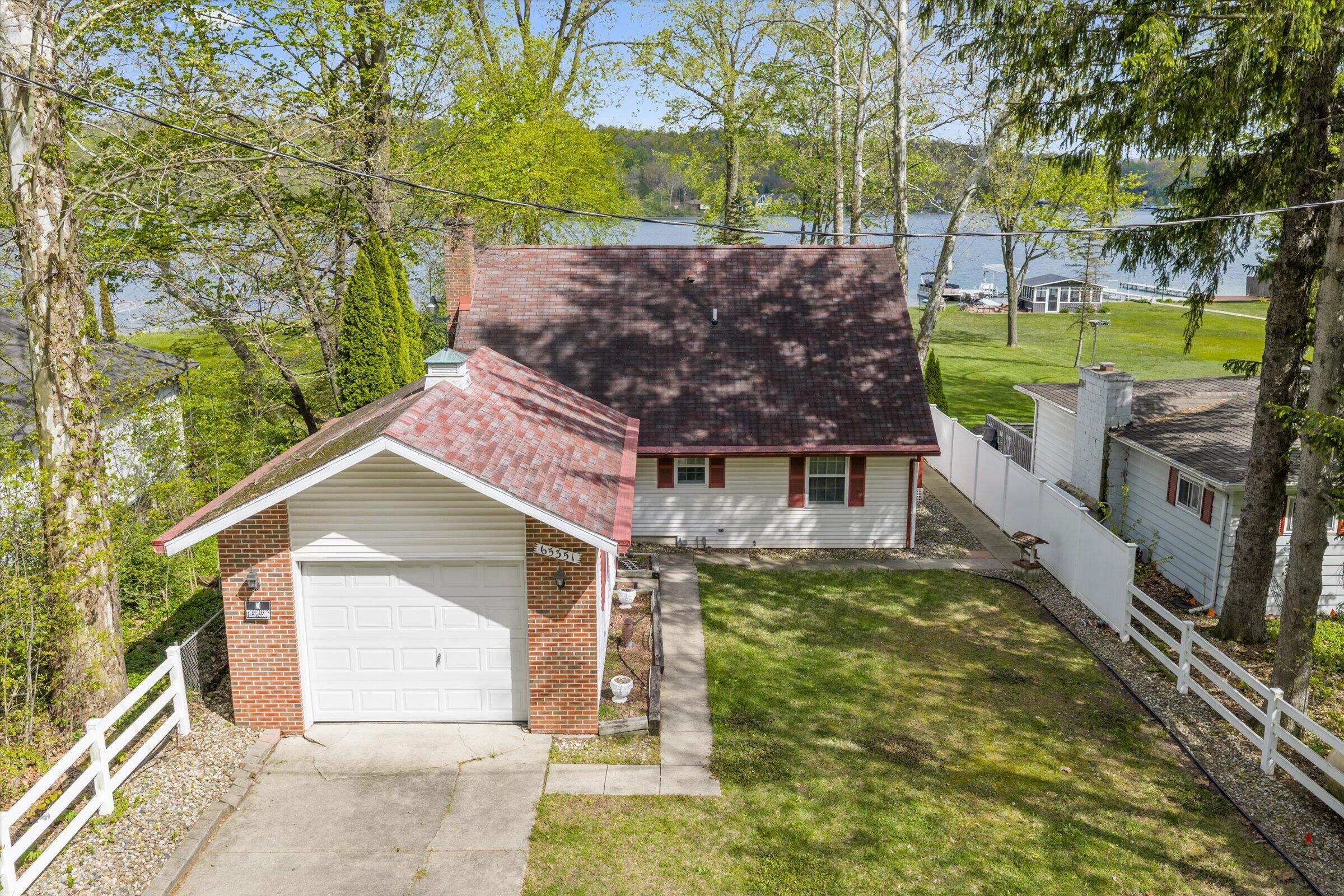 65351 E Peninsula Drive Cassopolis MI 49031