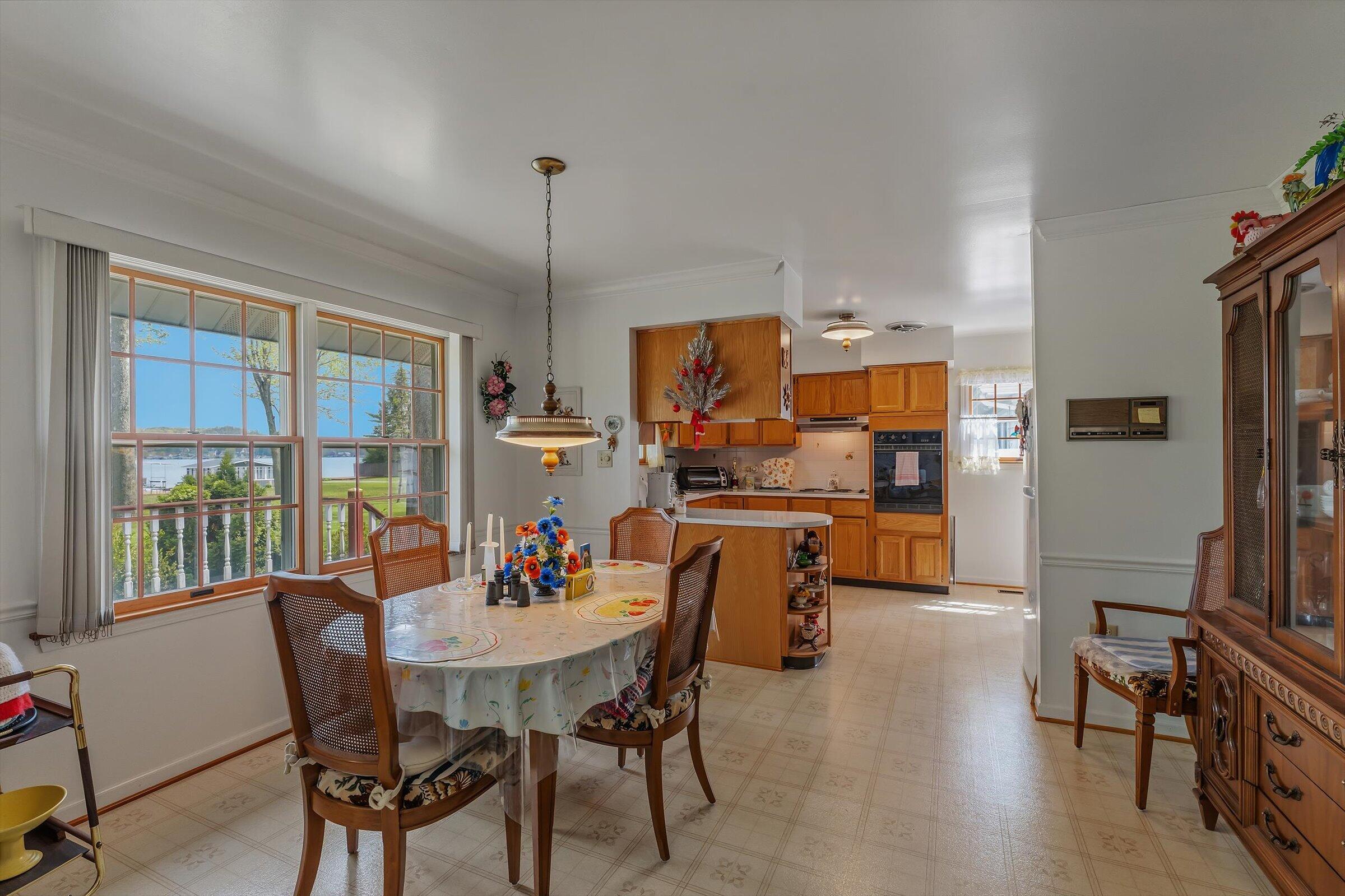 65351 E Peninsula Drive Cassopolis MI 49031