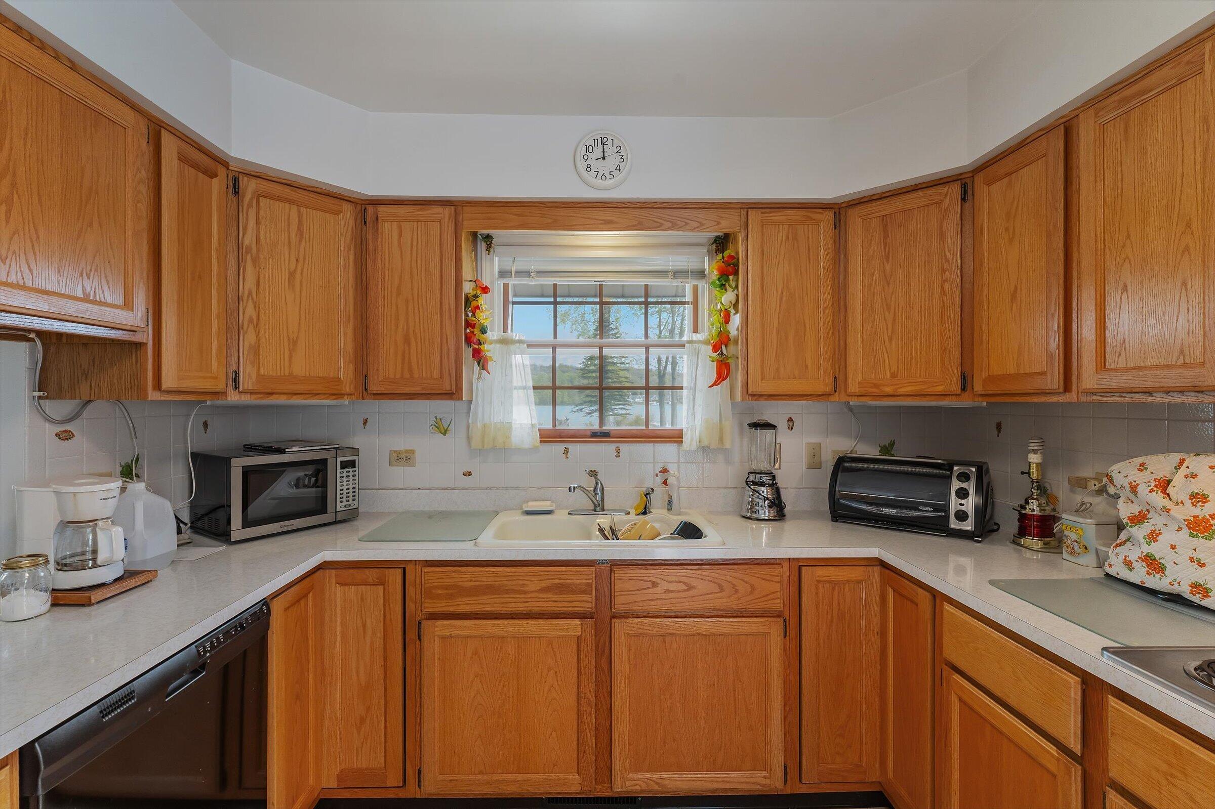 65351 E Peninsula Drive Cassopolis MI 49031