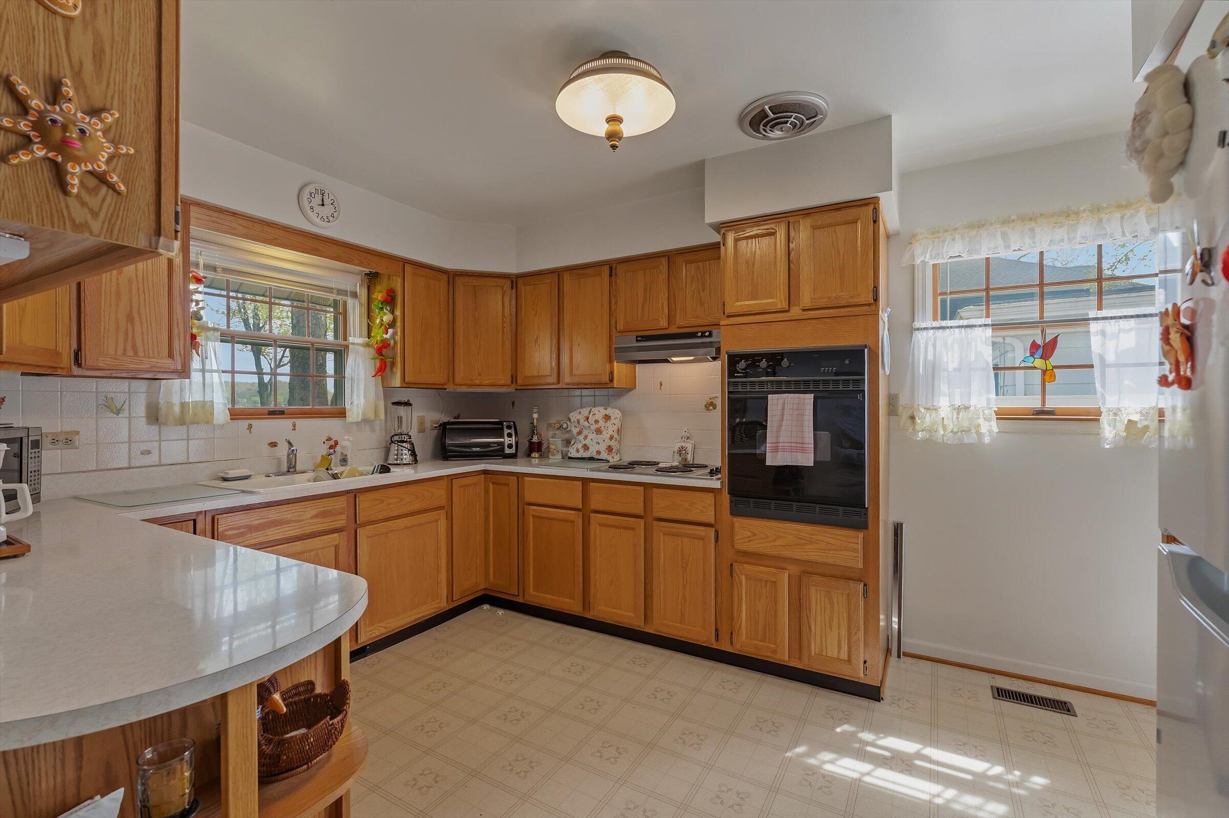 65351 E Peninsula Drive Cassopolis MI 49031