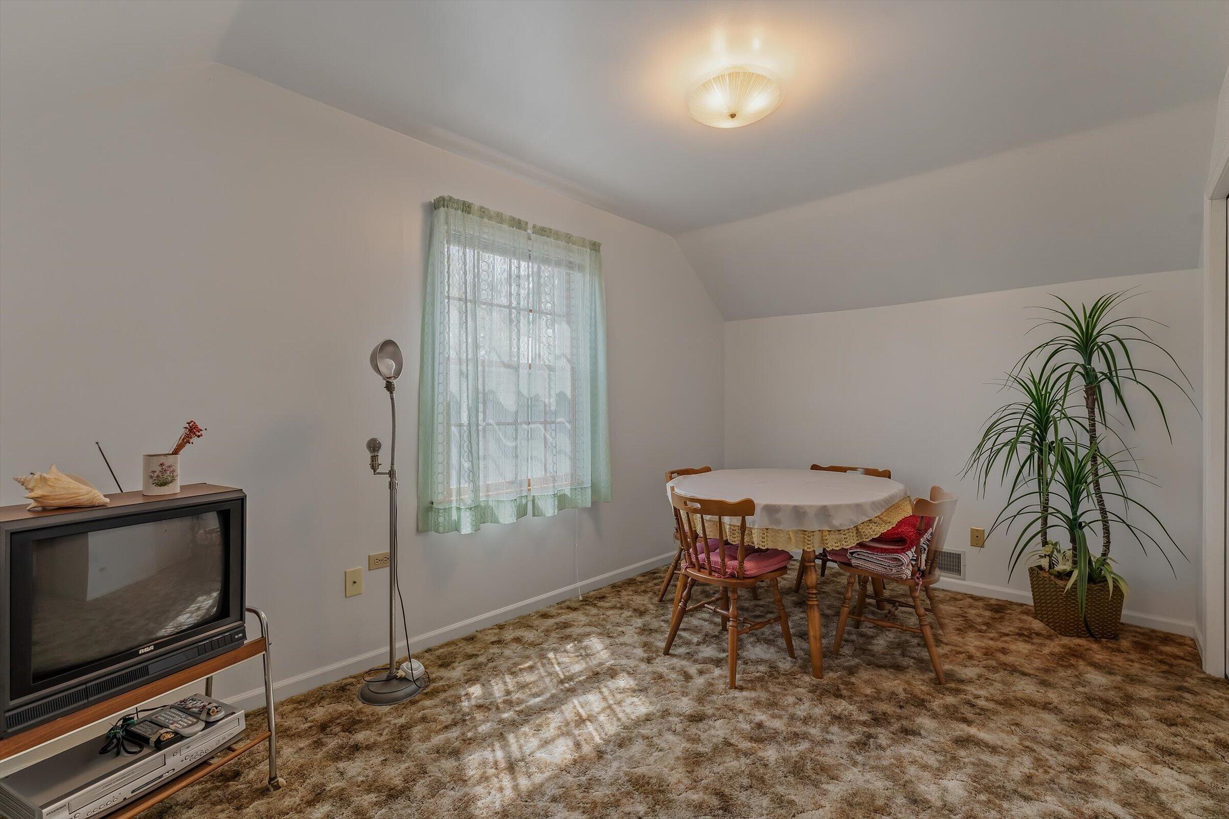 65351 E Peninsula Drive Cassopolis MI 49031