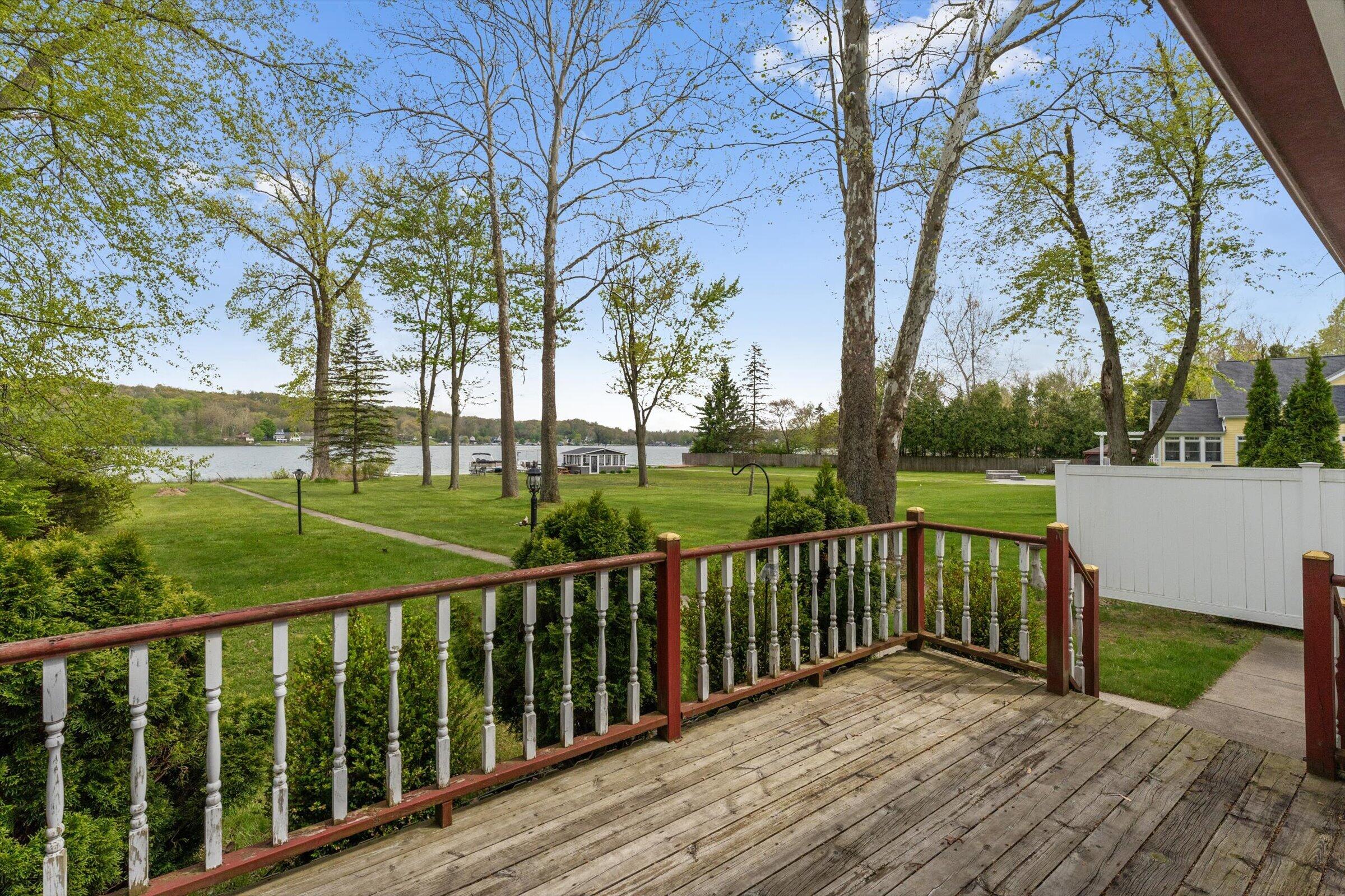 65351 E Peninsula Drive Cassopolis MI 49031