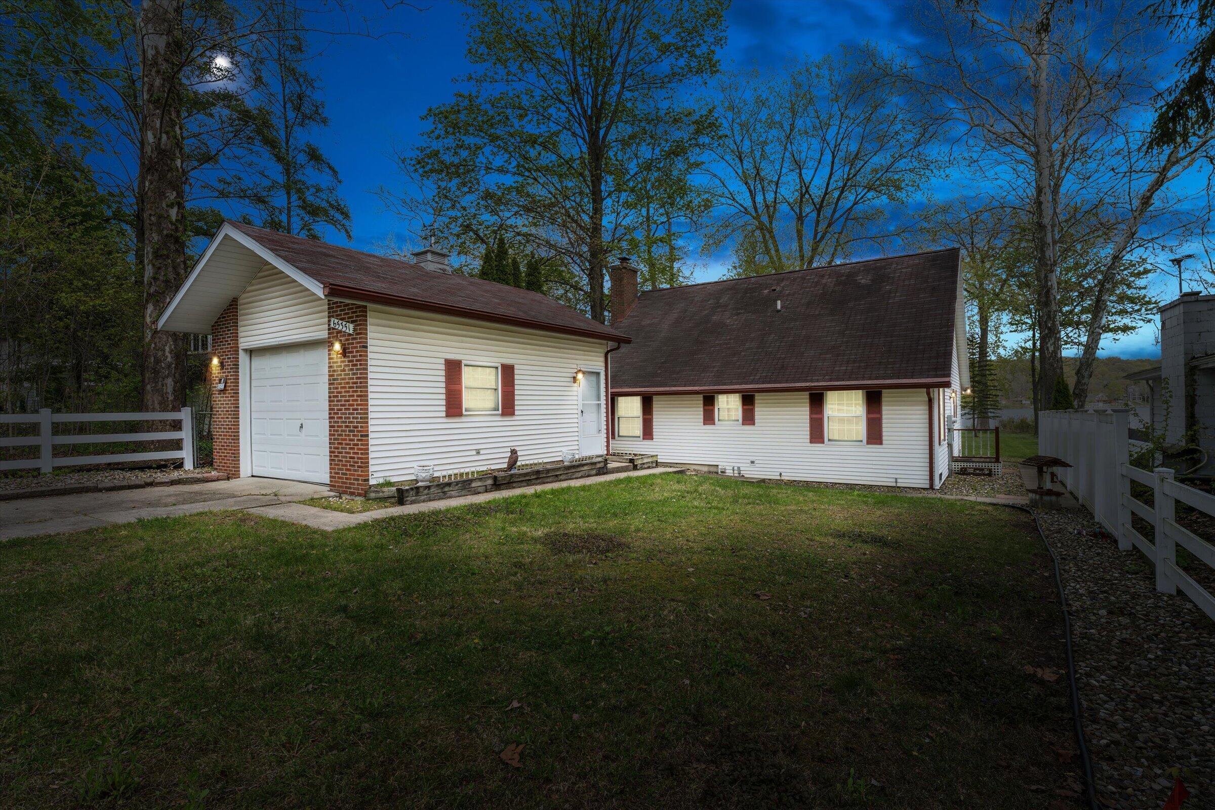 65351 E Peninsula Drive Cassopolis MI 49031
