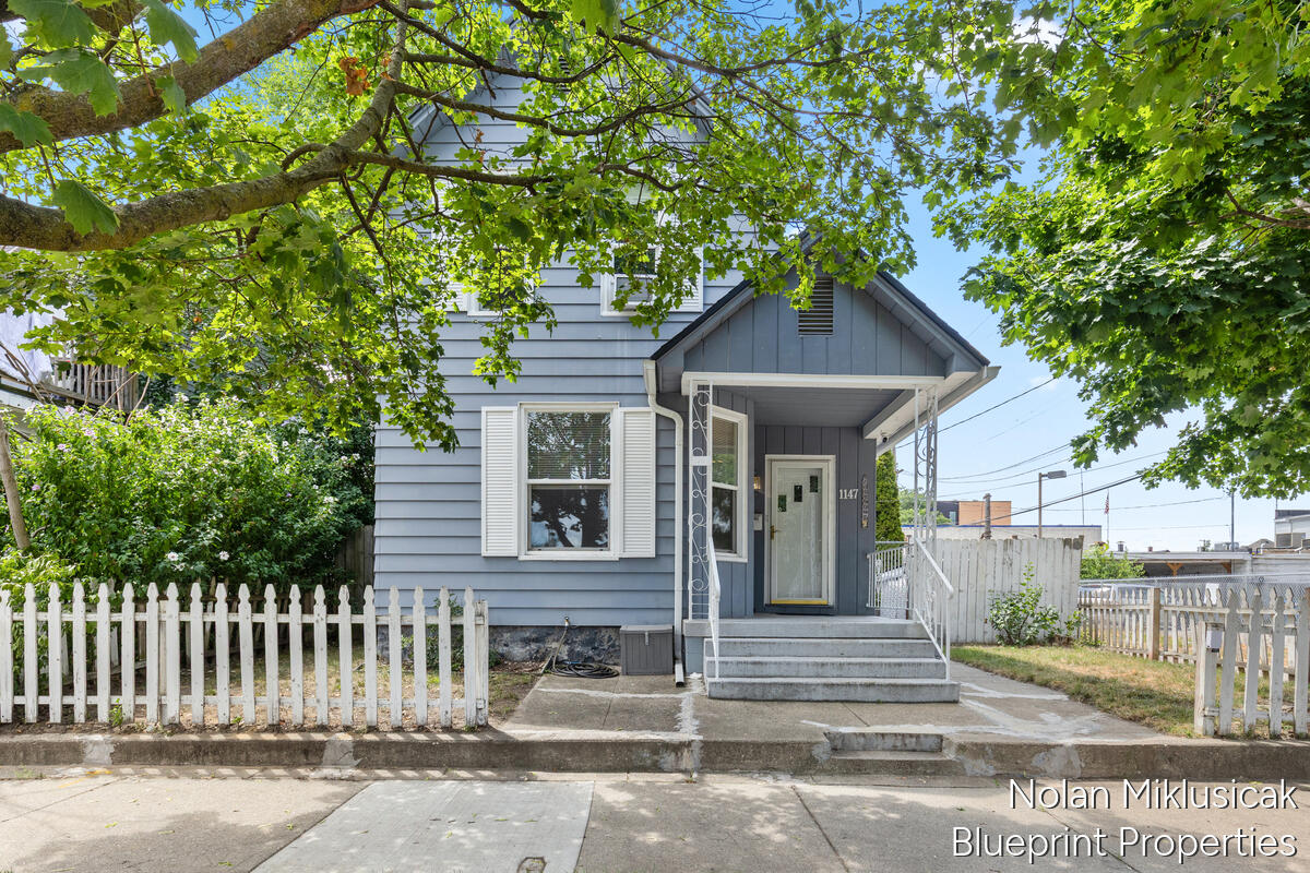 1147 Jennette Avenue NW Grand Rapids MI 49504