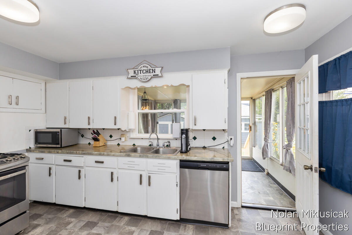 1147 Jennette Avenue NW Grand Rapids MI 49504
