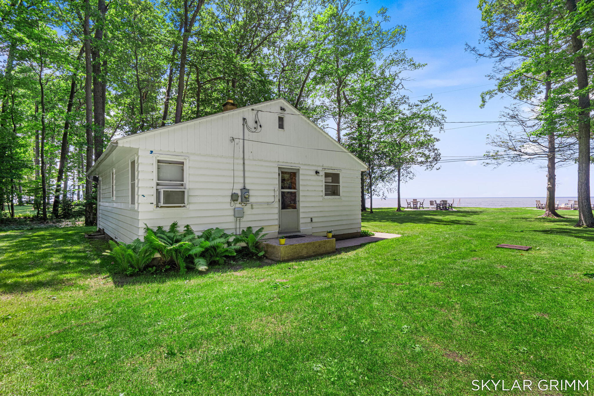 2121 N Scenic Drive Muskegon MI 49445