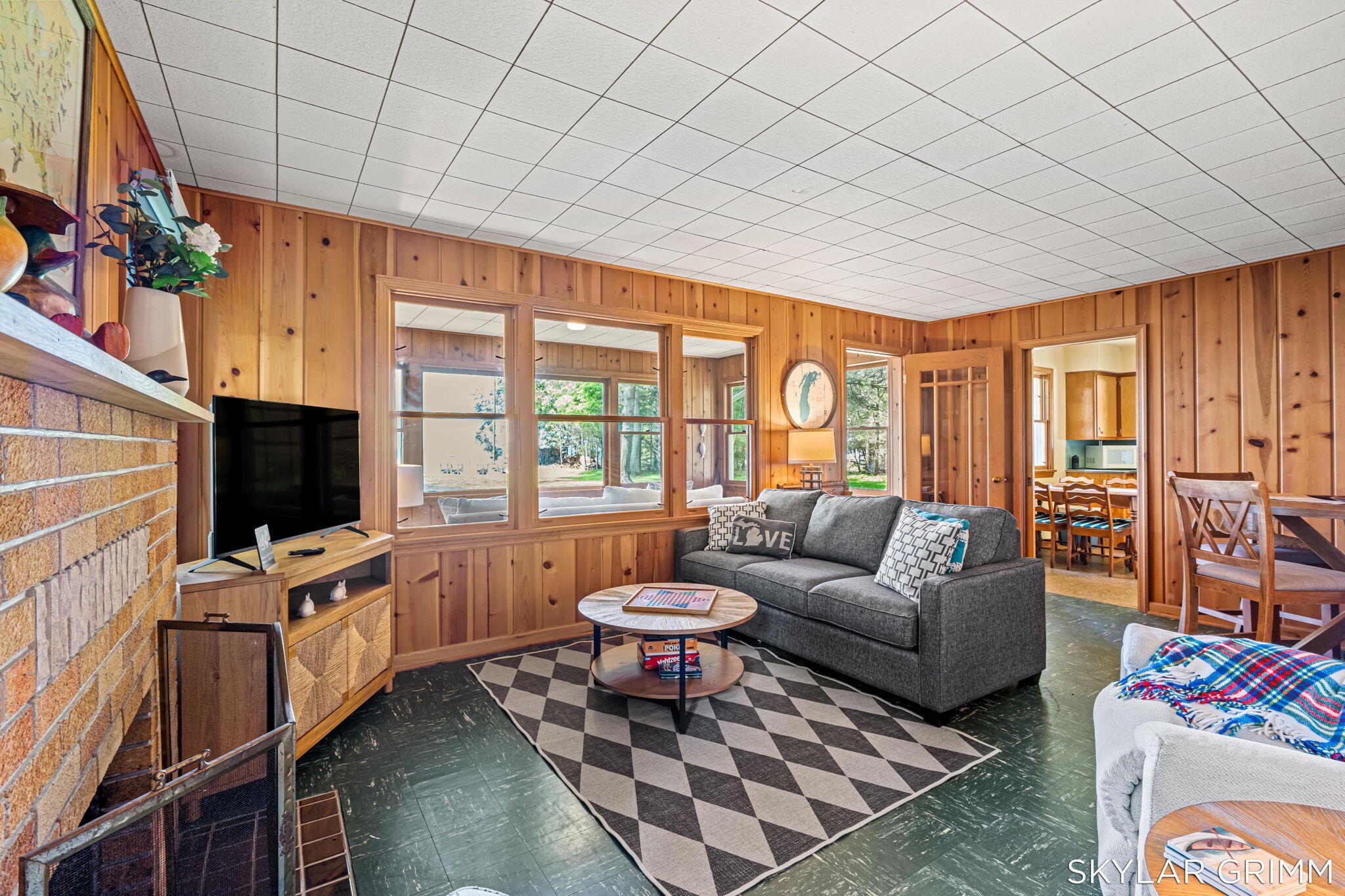 2121 N Scenic Drive Muskegon MI 49445