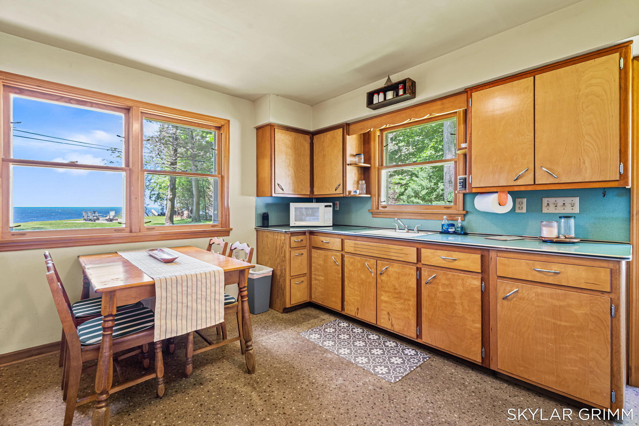 2121 N Scenic Drive Muskegon MI 49445
