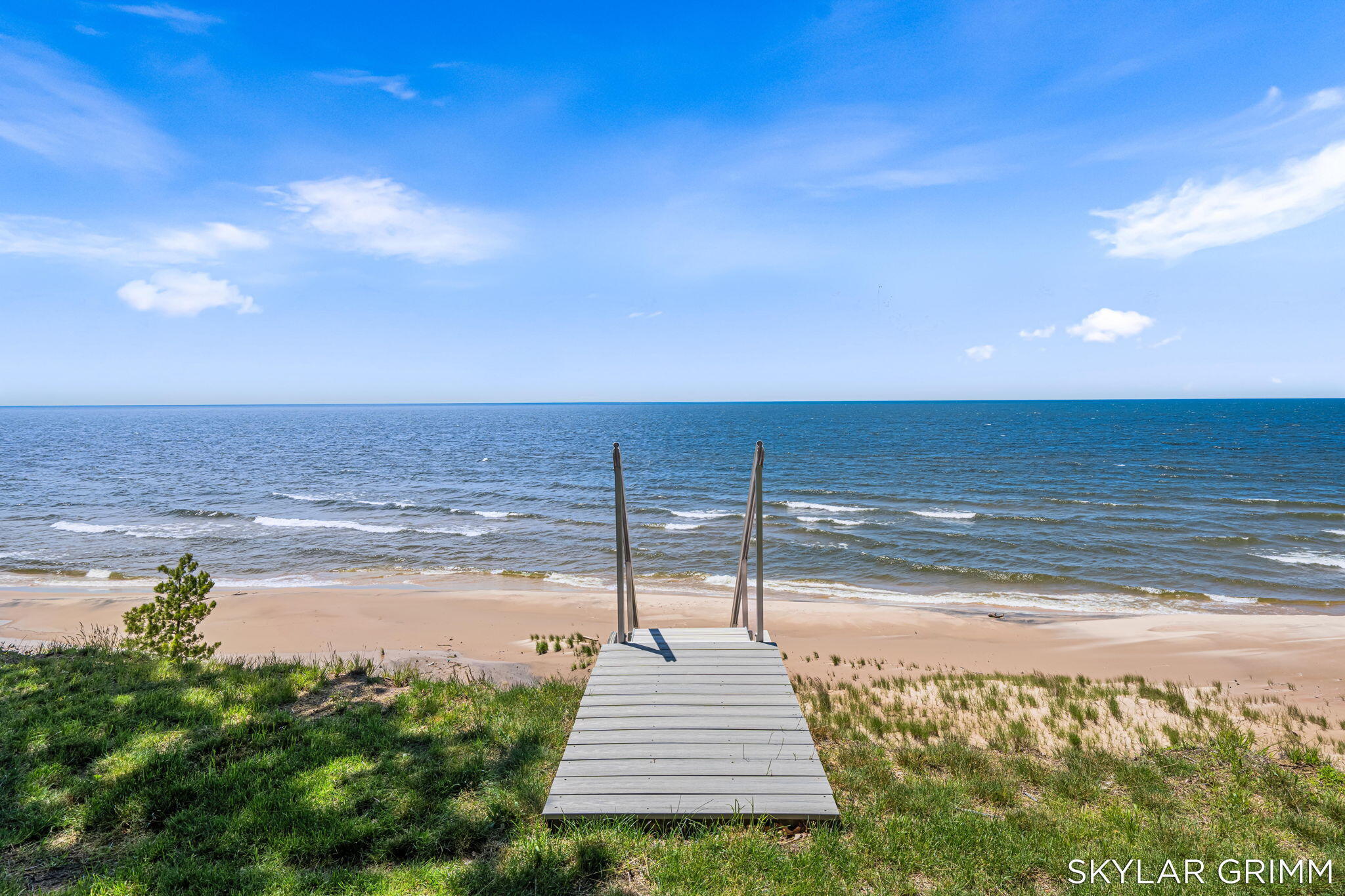 2121 N Scenic Drive Muskegon MI 49445