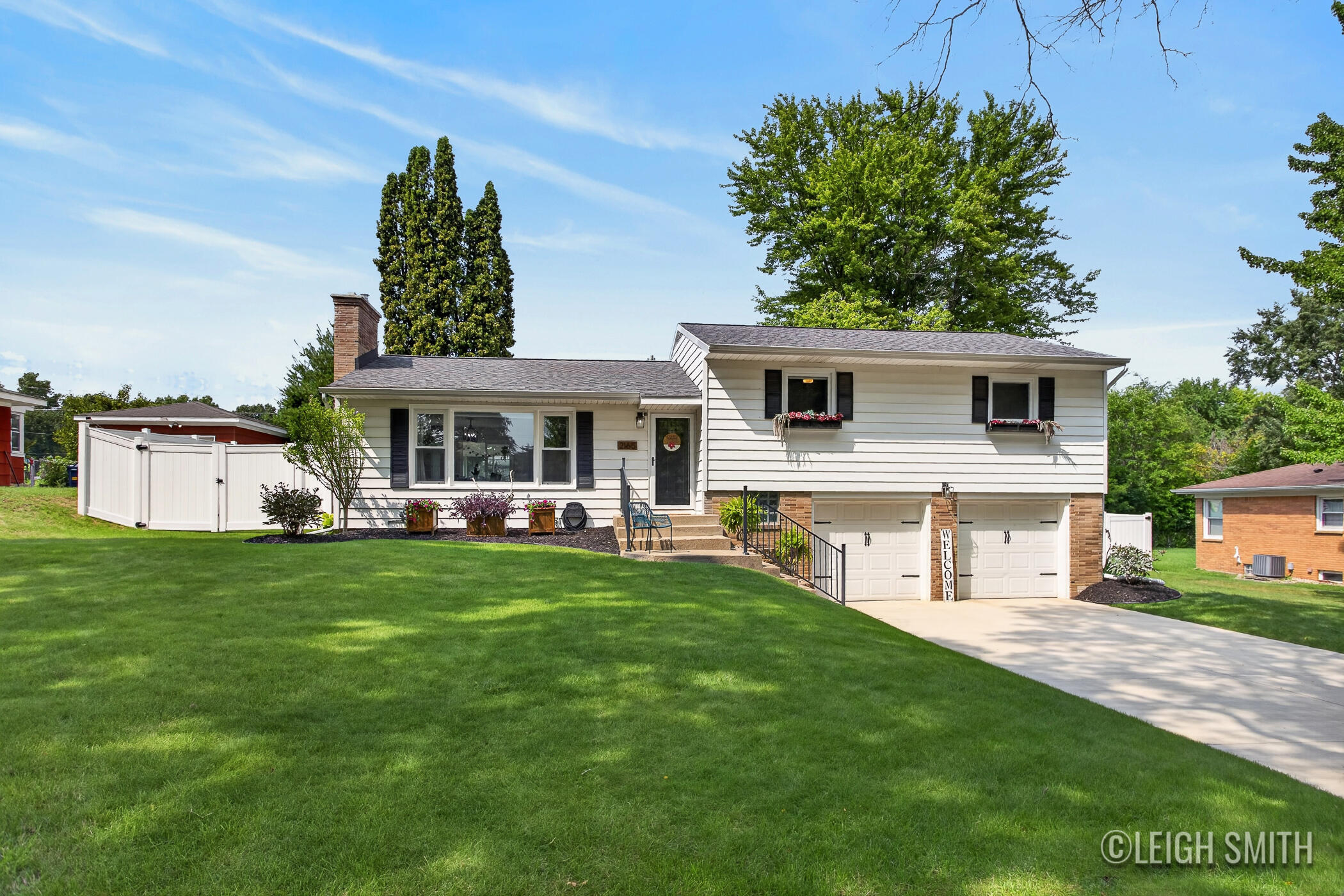 2165 Apple Avenue NW Grand Rapids MI 49504