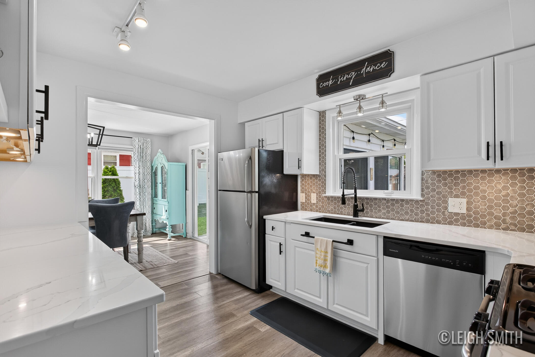 2165 Apple Avenue NW Grand Rapids MI 49504