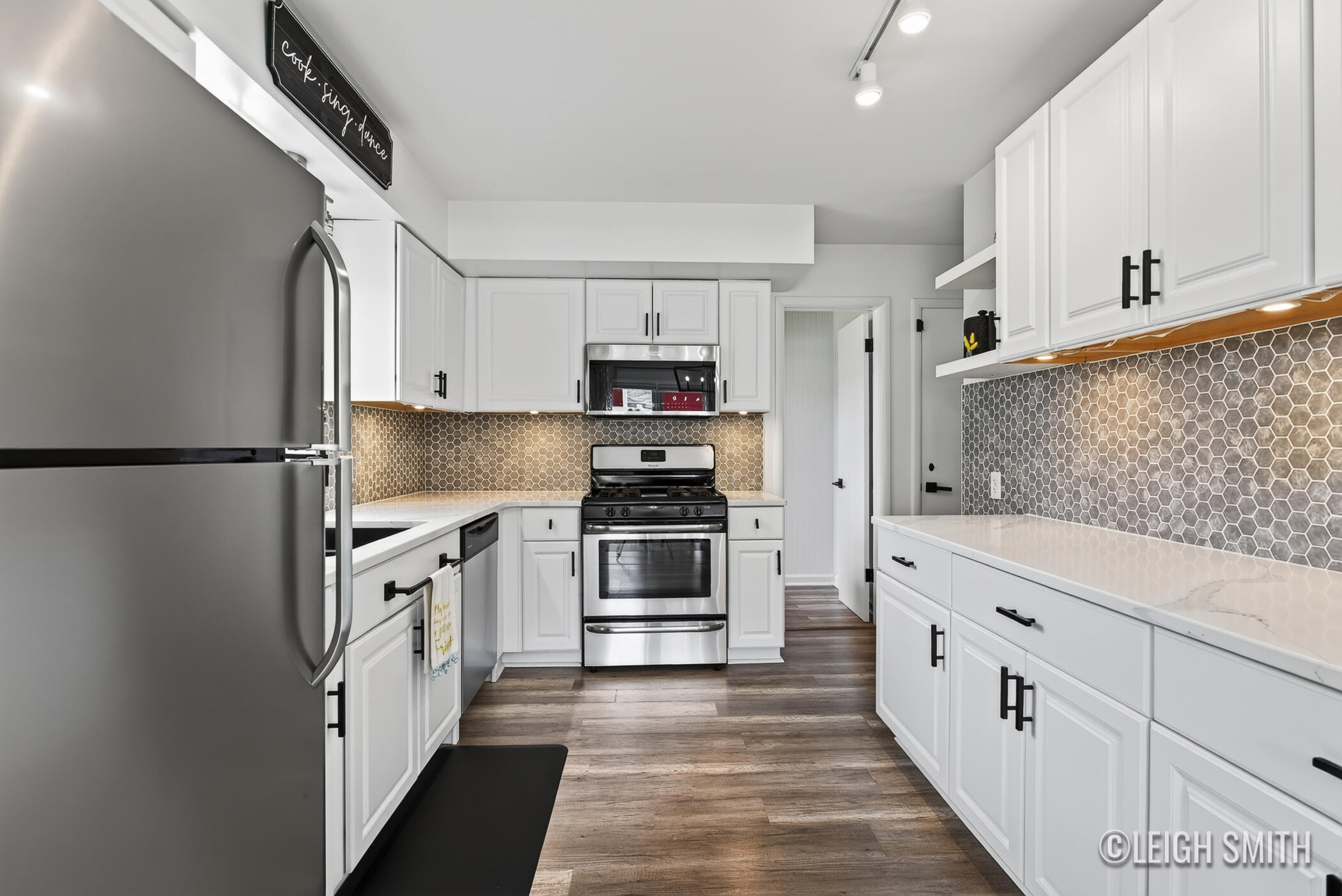 2165 Apple Avenue NW Grand Rapids MI 49504