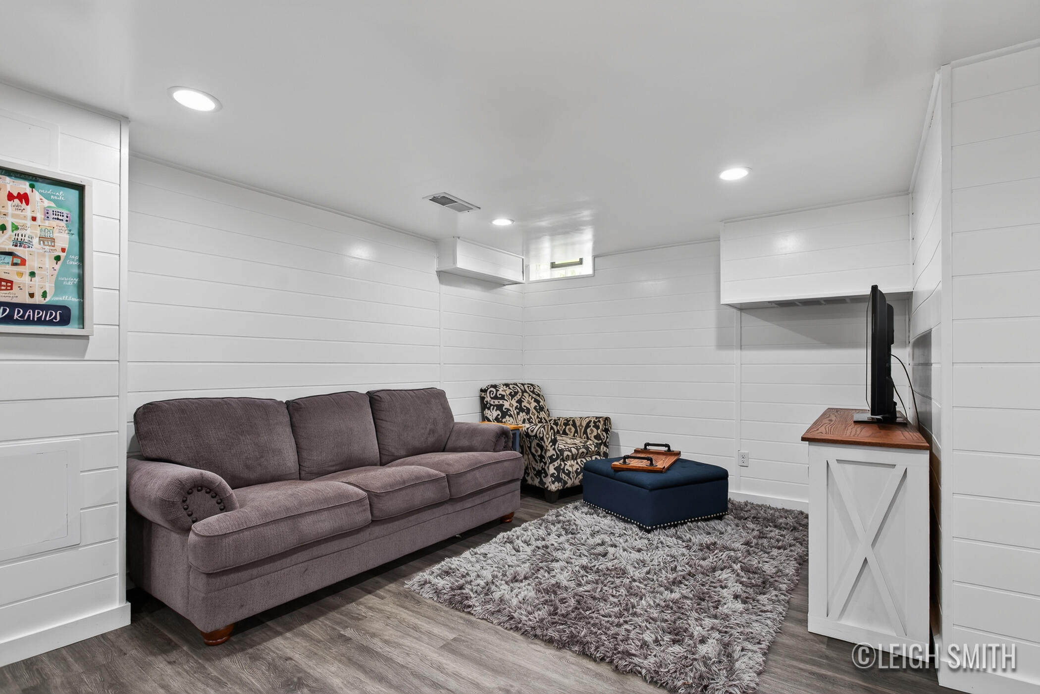2165 Apple Avenue NW Grand Rapids MI 49504