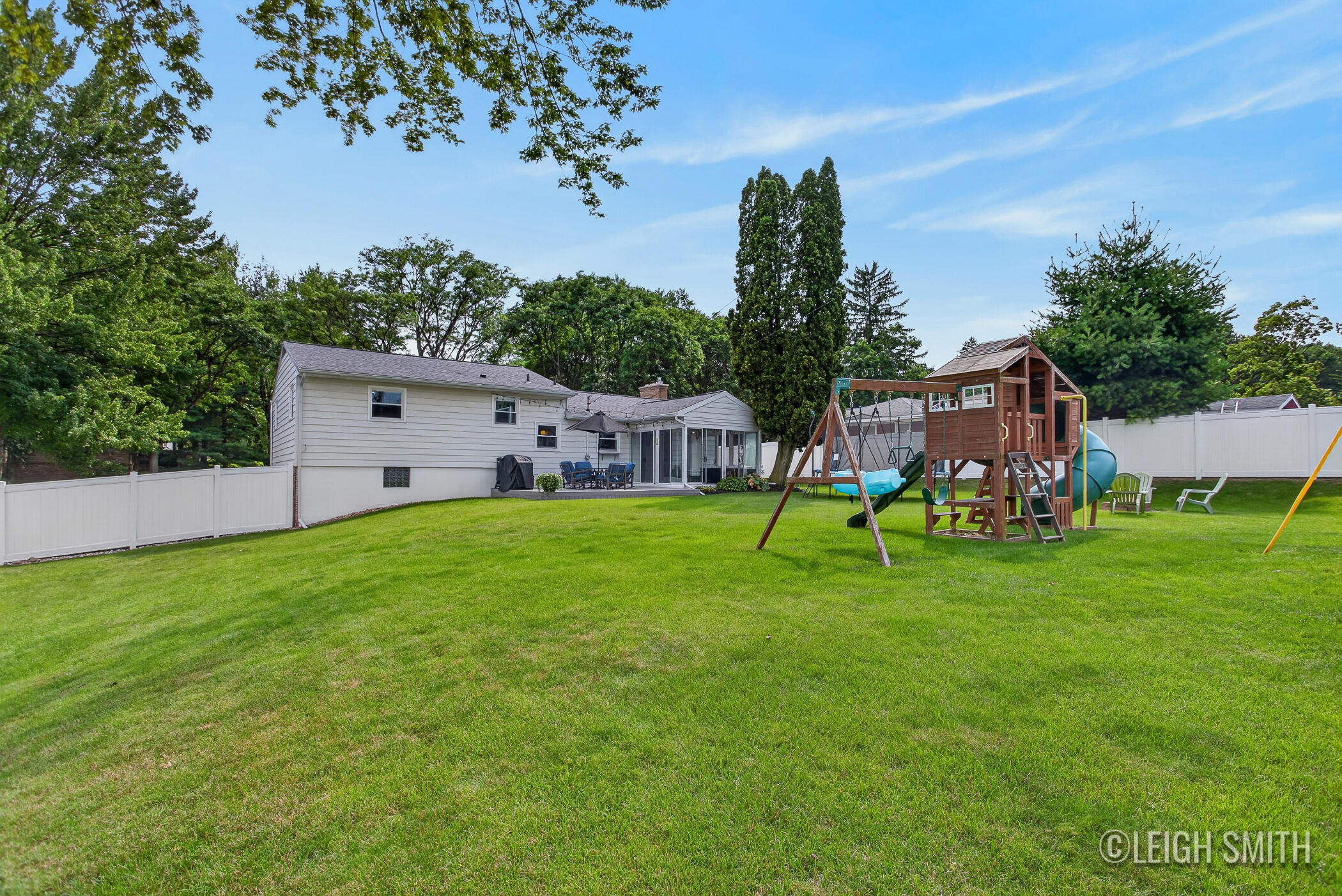 2165 Apple Avenue NW Grand Rapids MI 49504