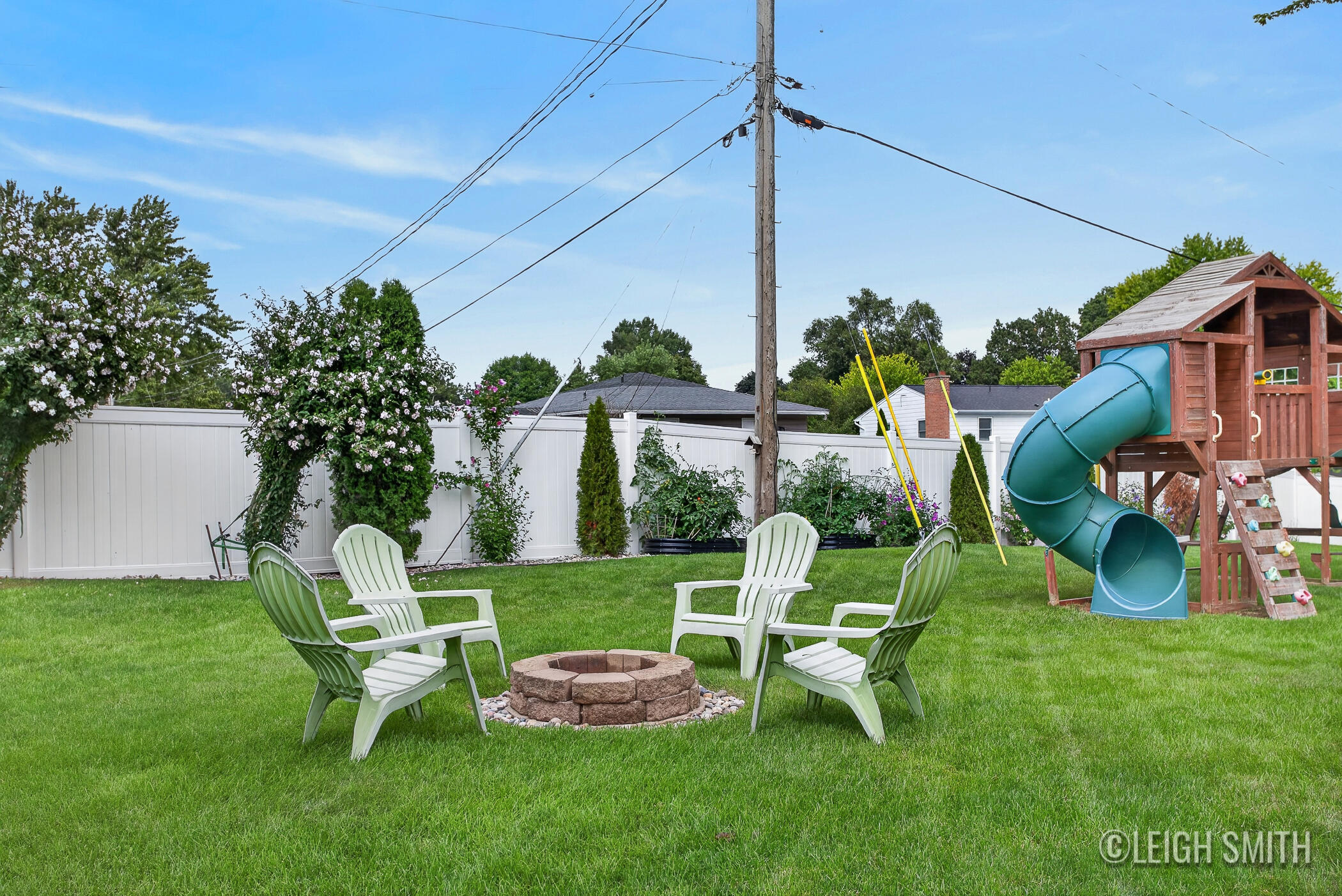 2165 Apple Avenue NW Grand Rapids MI 49504