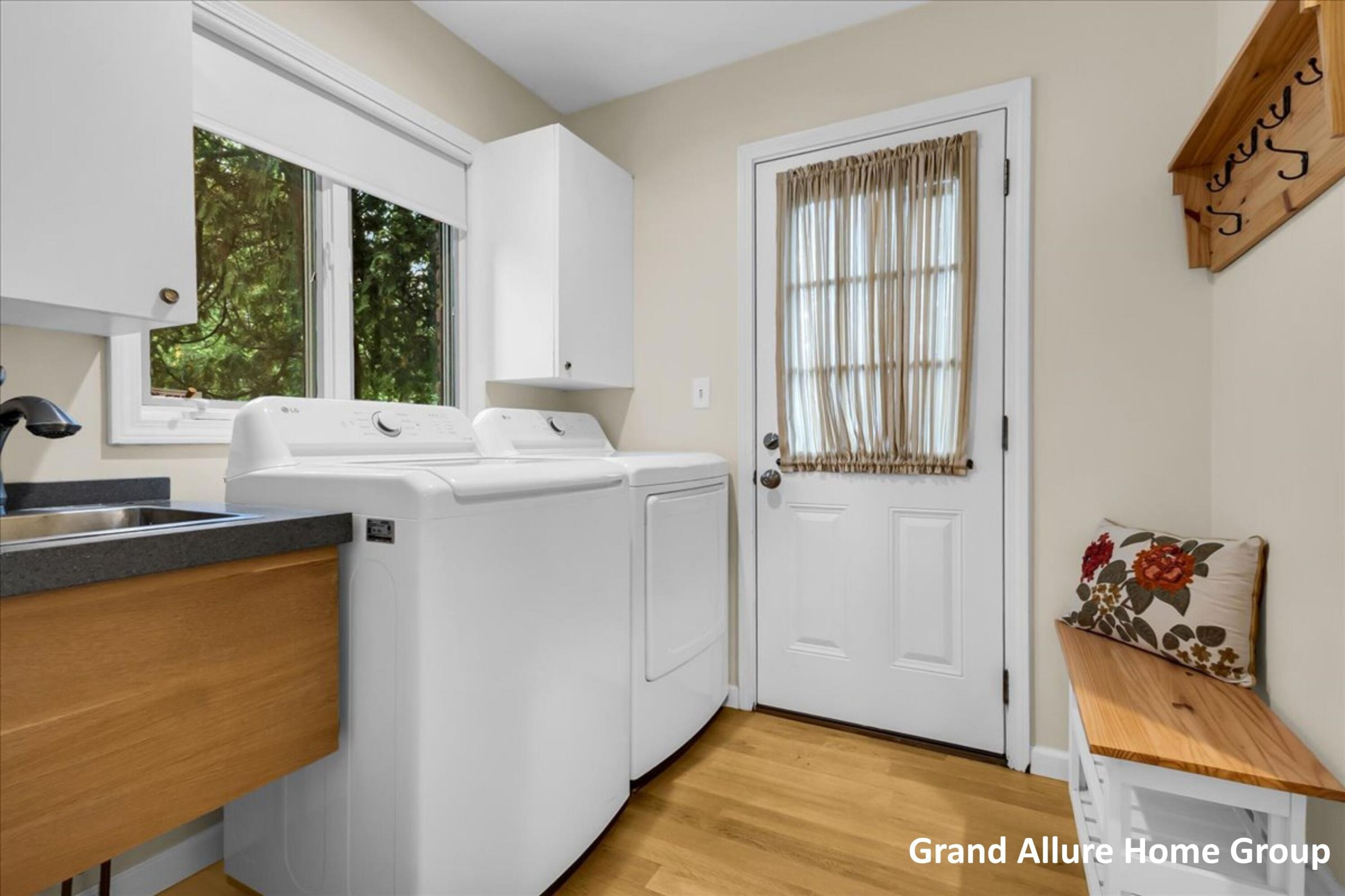 2850 Burritt Street NW Grand Rapids MI 49504