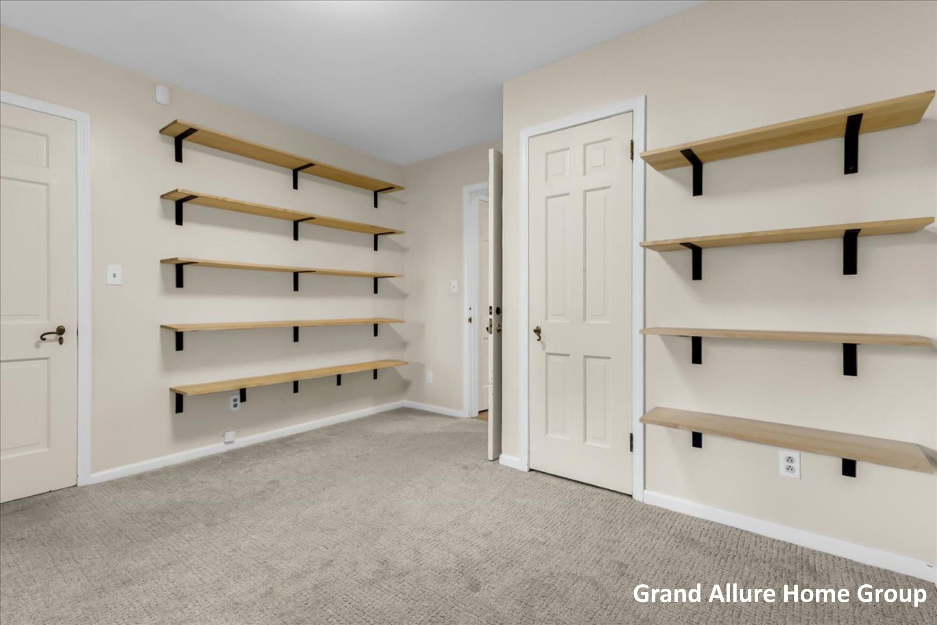 2850 Burritt Street NW Grand Rapids MI 49504