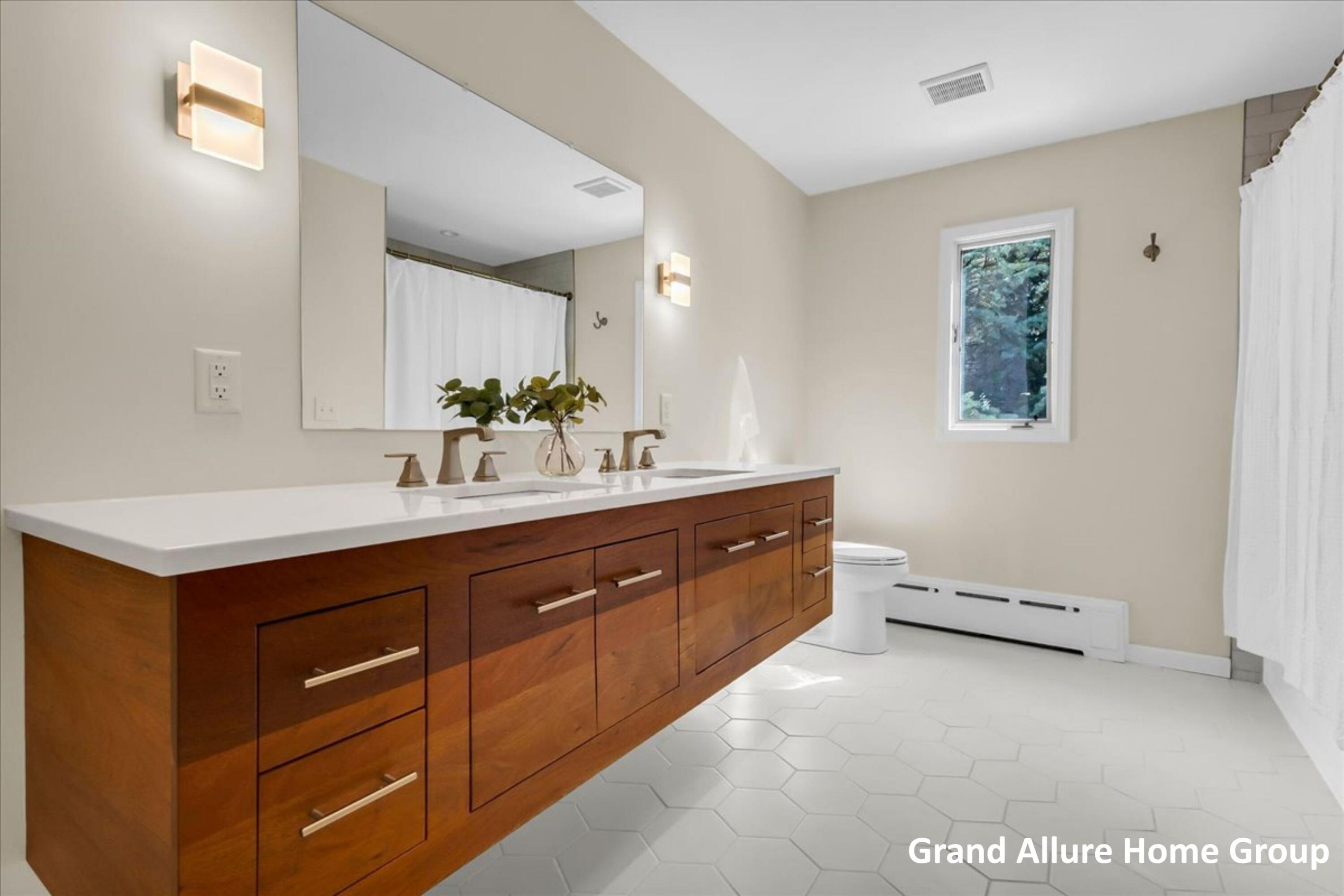 2850 Burritt Street NW Grand Rapids MI 49504