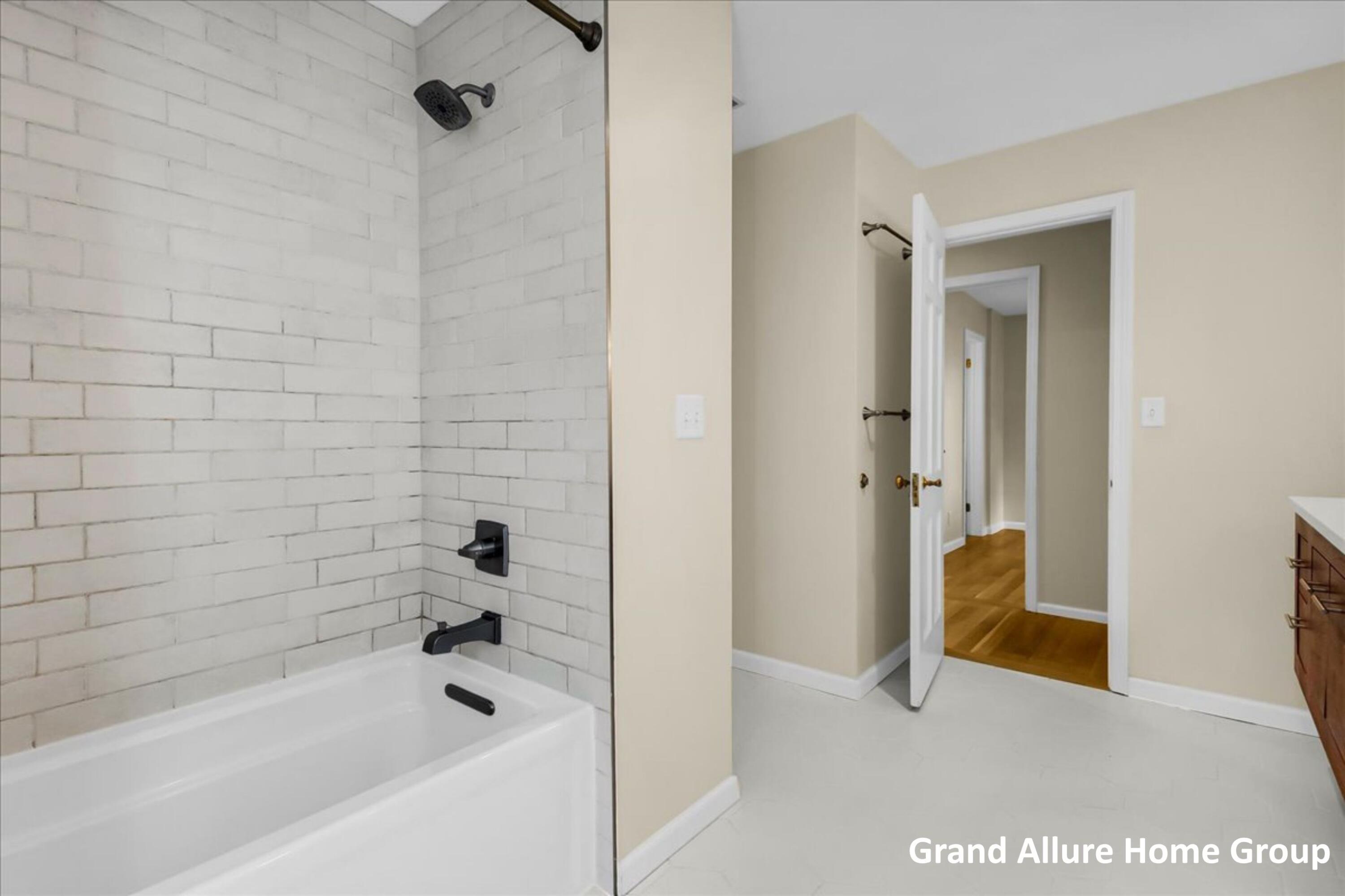 2850 Burritt Street NW Grand Rapids MI 49504