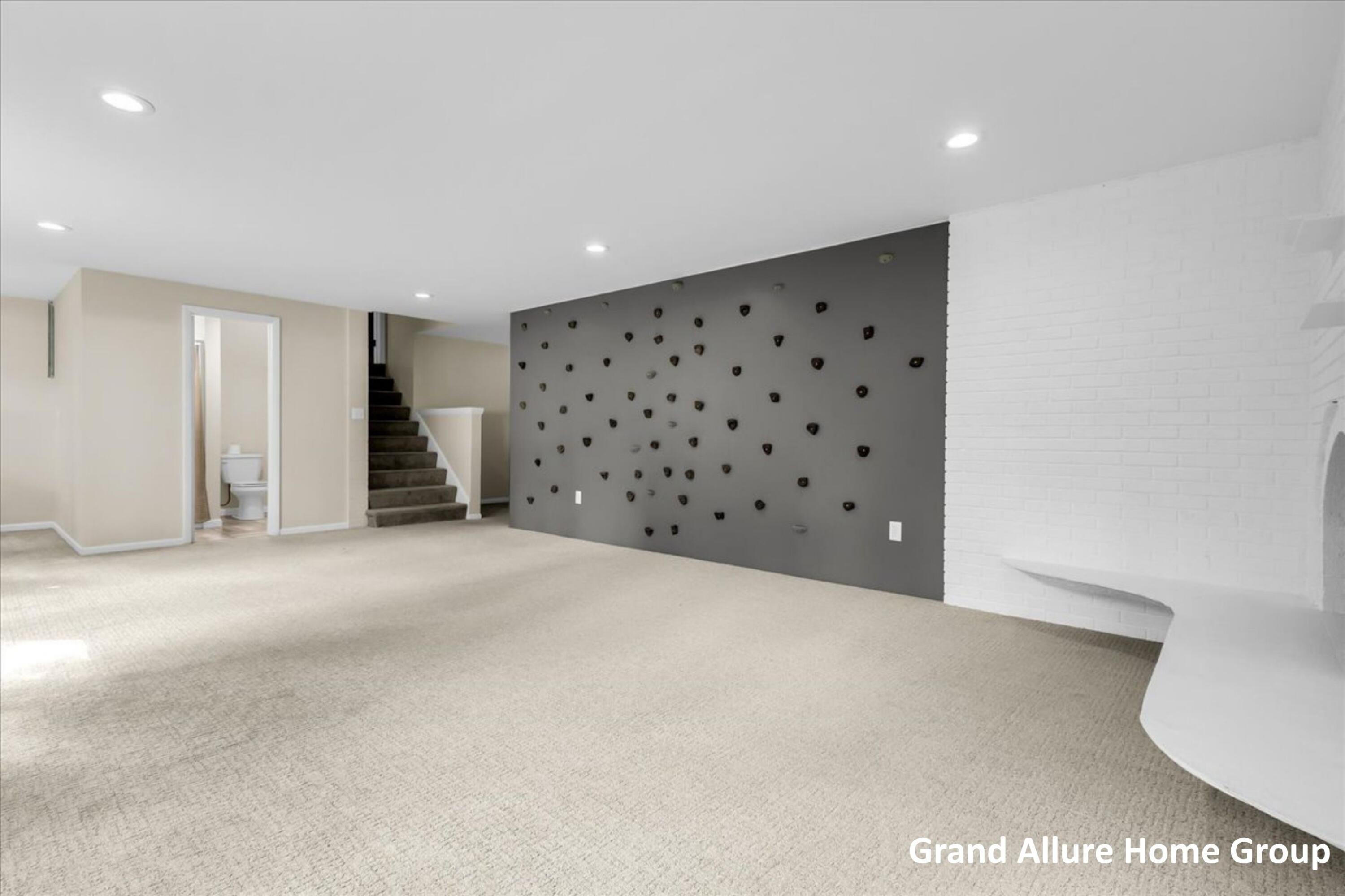 2850 Burritt Street NW Grand Rapids MI 49504