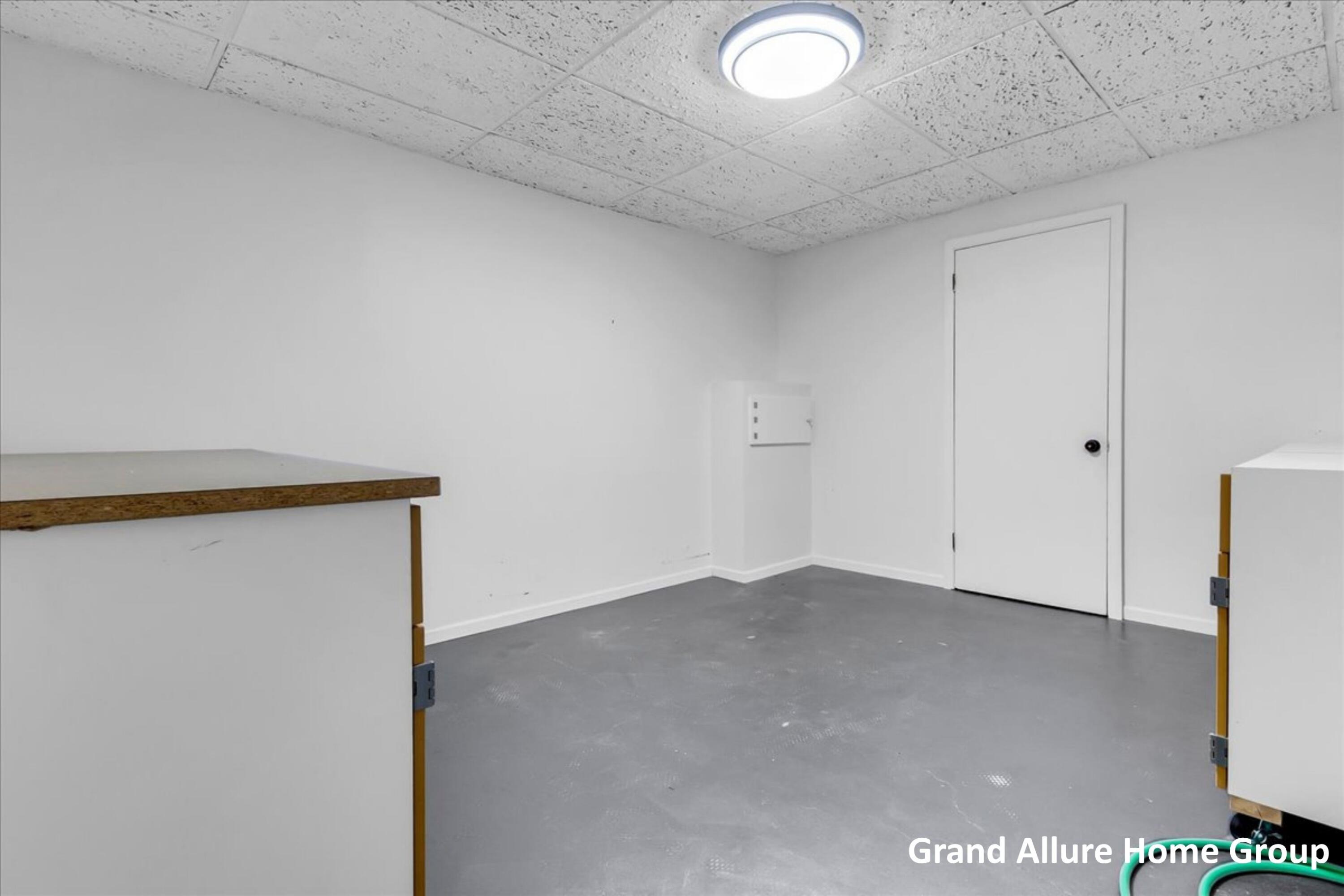 2850 Burritt Street NW Grand Rapids MI 49504