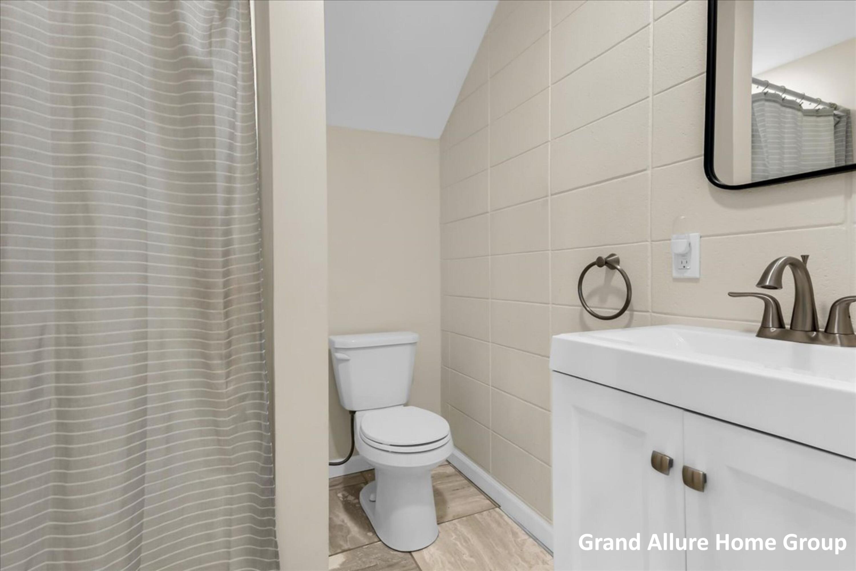 2850 Burritt Street NW Grand Rapids MI 49504